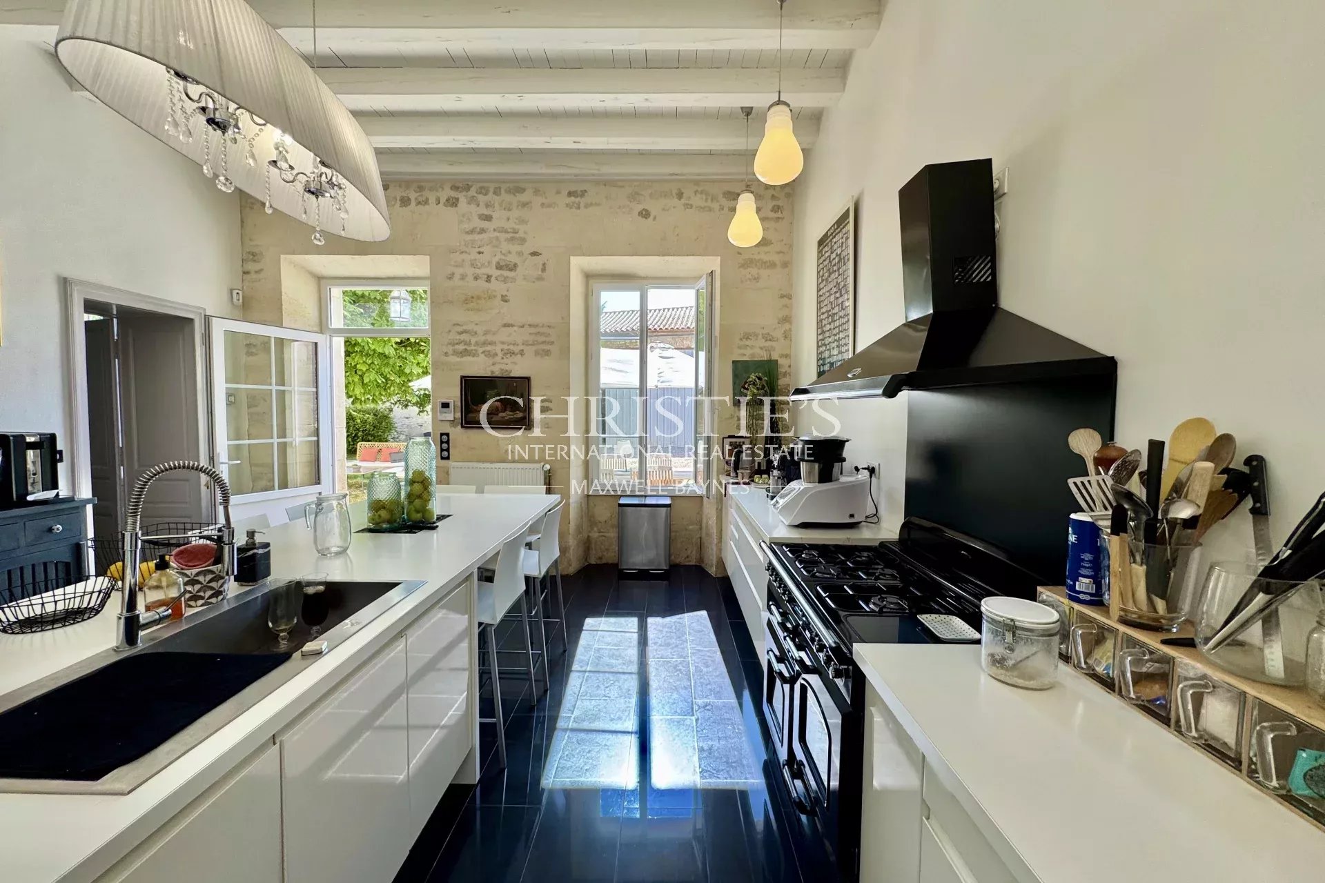 7 Bedroom Villa/Townhouse's Image 6