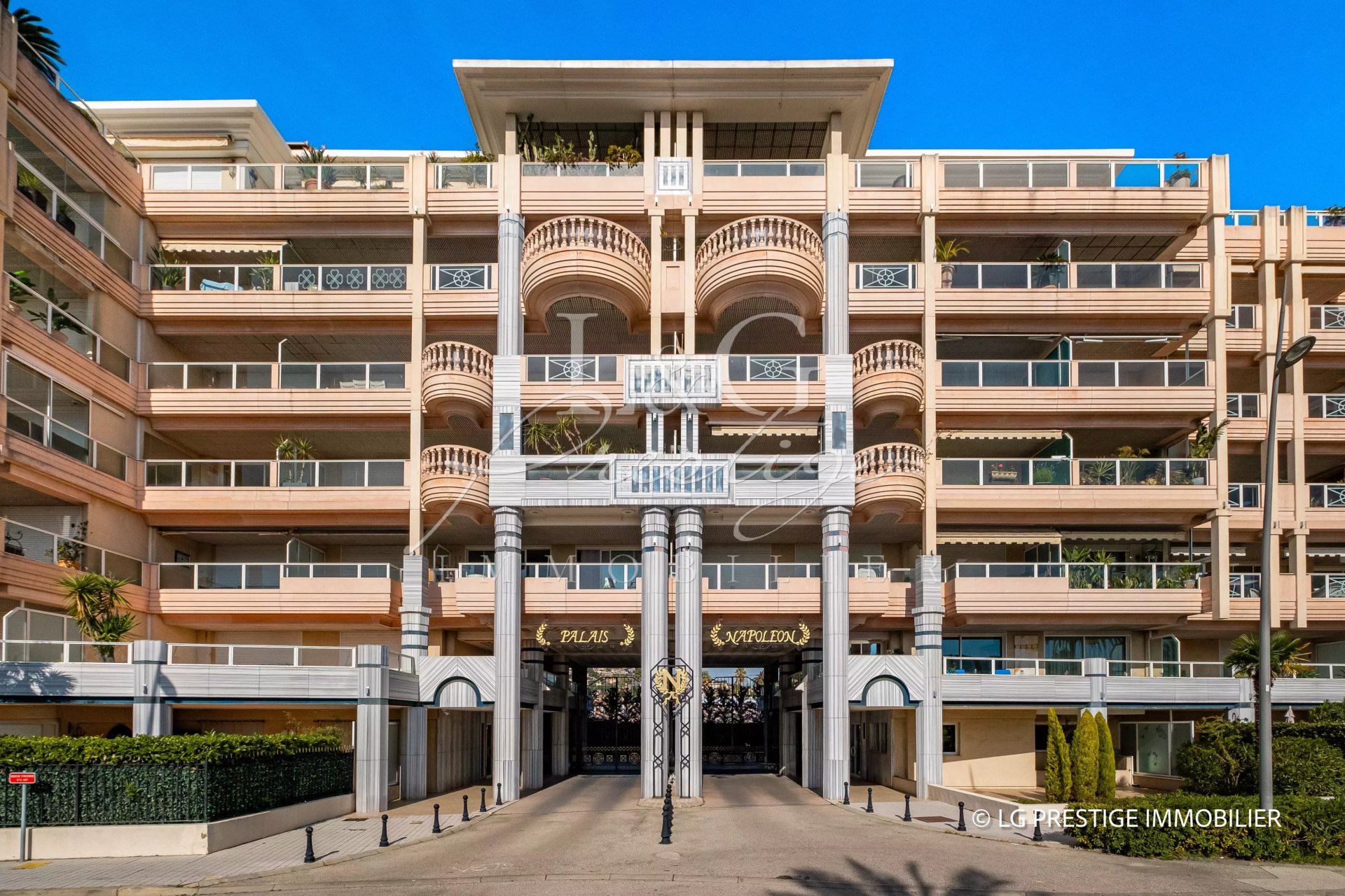 06220 GOLFE-JUAN APPARTEMENT