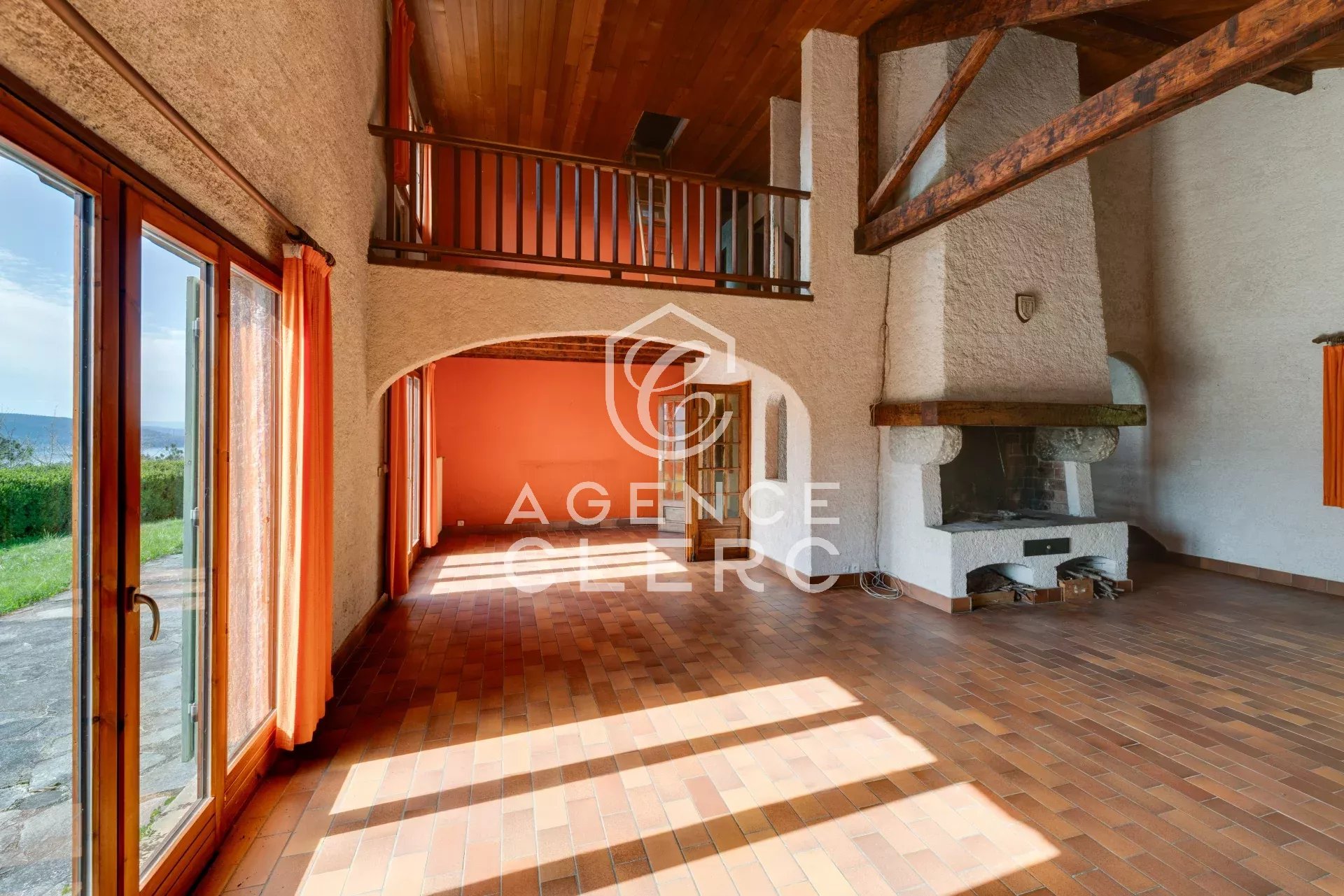 6 Bedroom Villa/Townhouse's Image 7