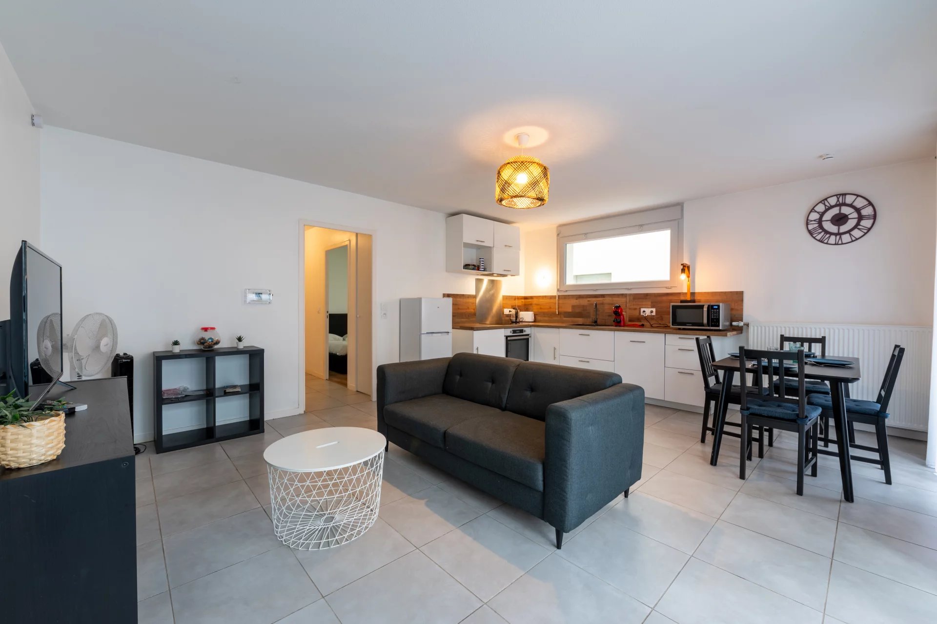 Agence immobilière de CAPSULE CORP