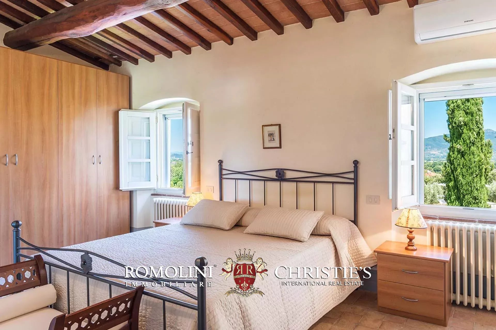 6 Bedroom Villa/Townhouse's Image 38
