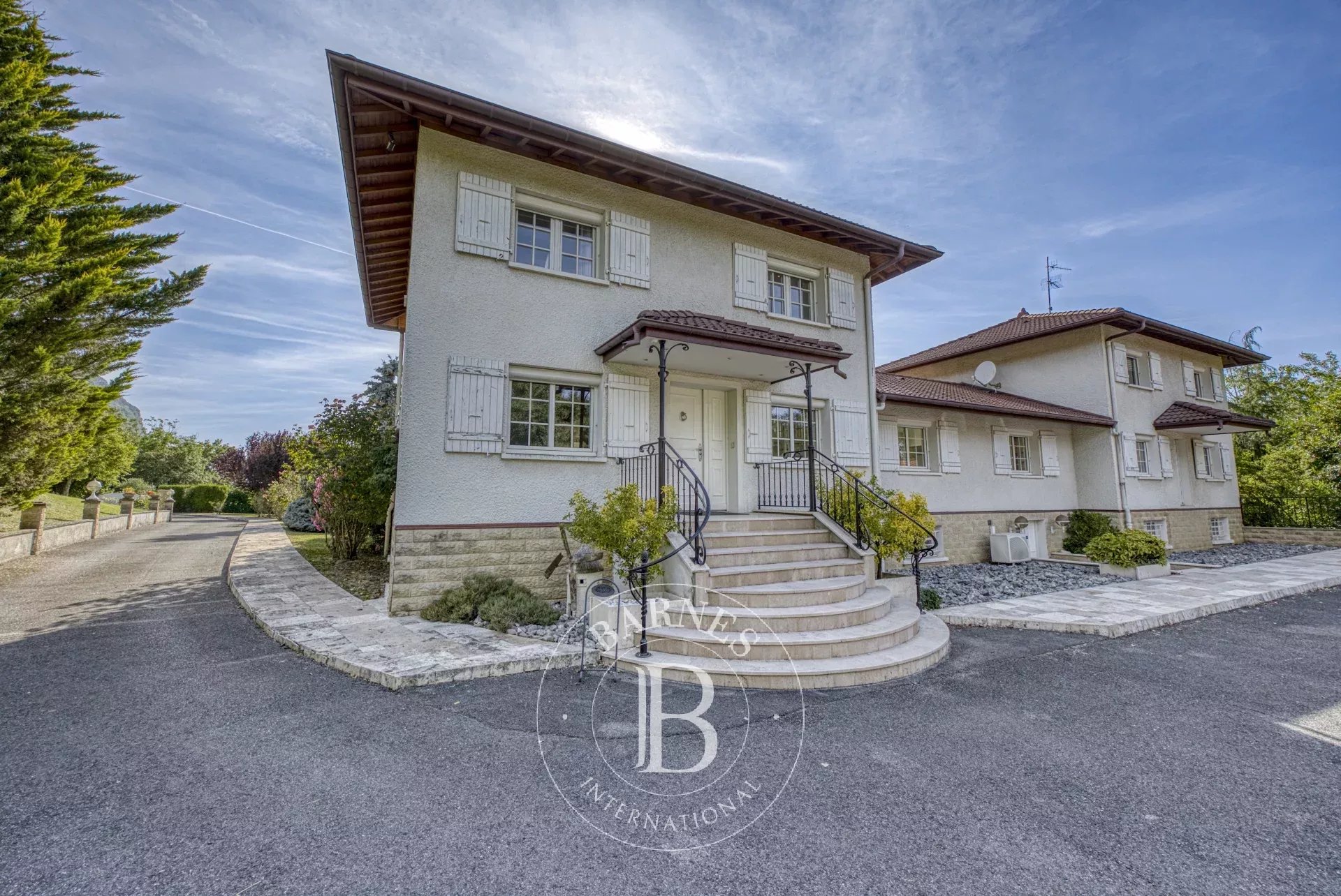 BARNES GENEVOIS - ETREMBIERES - PROPRIETE D'EXCEPTION AUX PORTES DE GENEVE