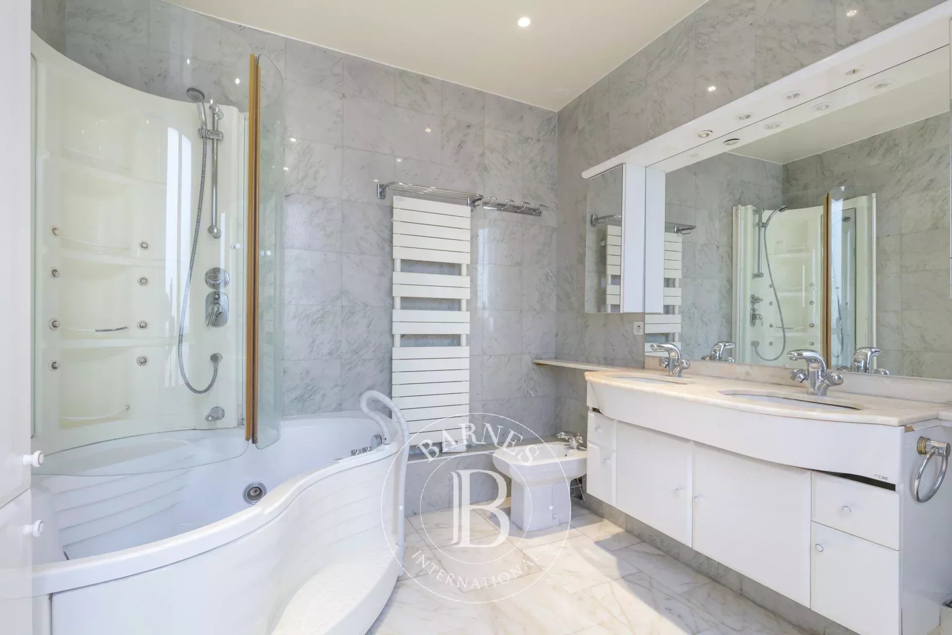 Daire Paris 8ème - picture 16