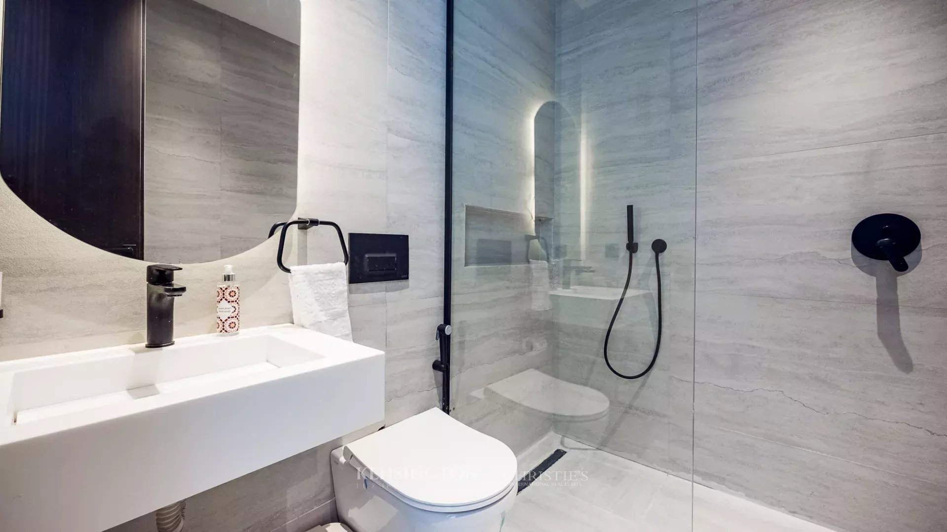 6 Bedroom Villa/Townhouse's Image 18