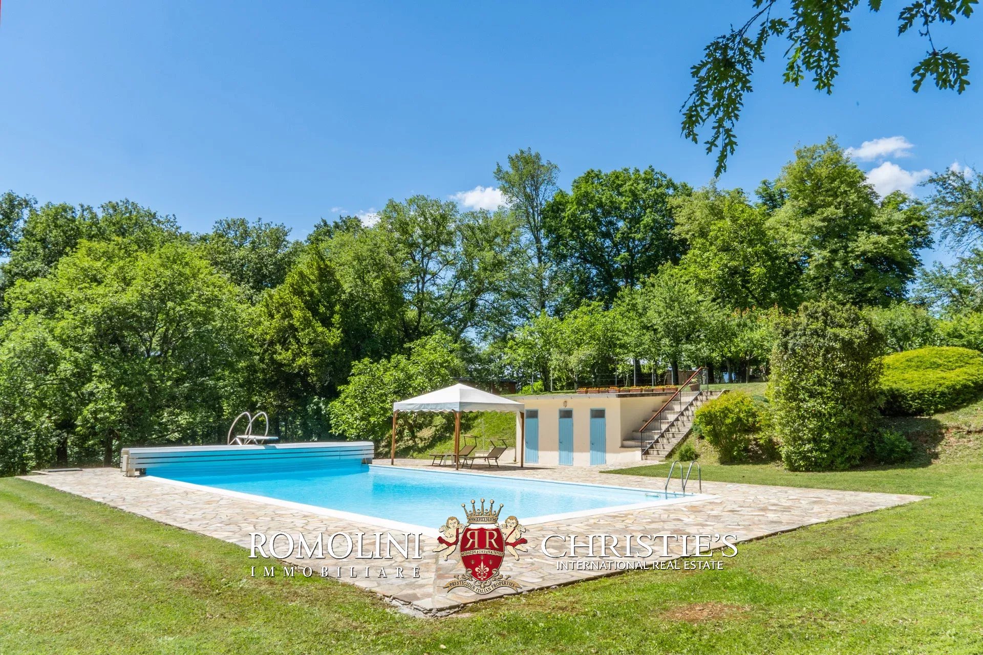 8 Bedroom Villa/Townhouse's Image 30