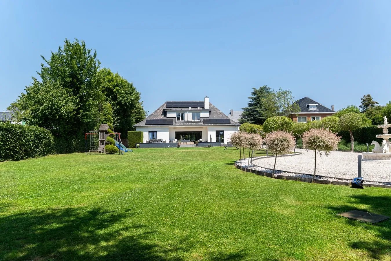 Beau Séjour – Villa contemporaine sur terrain de 27 ares