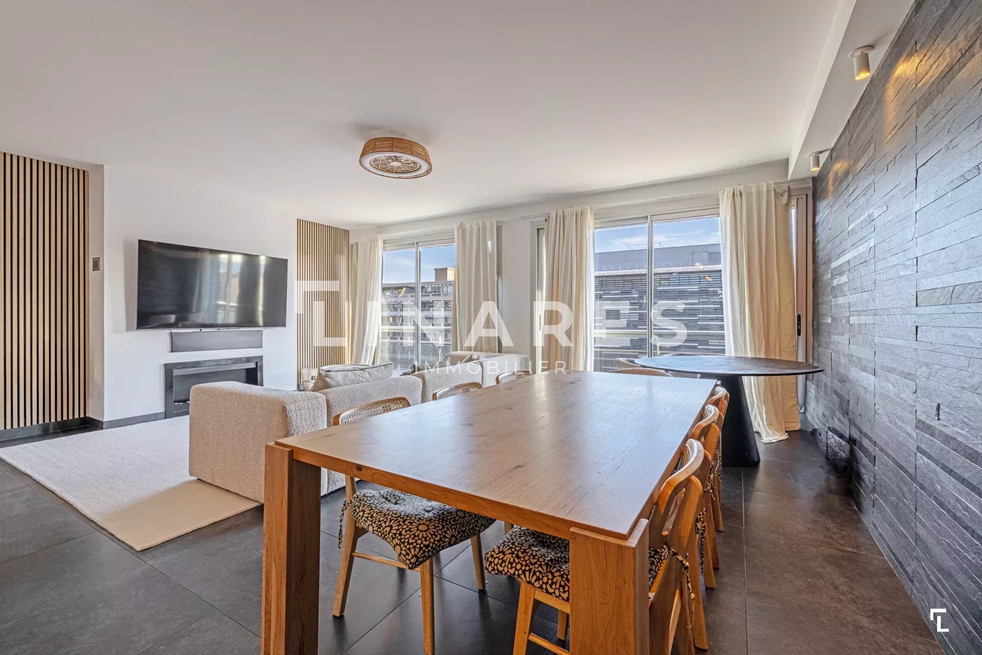 Appartement à vendre T4/5 de 121m2 + Terrasse - 13008 Marseille
