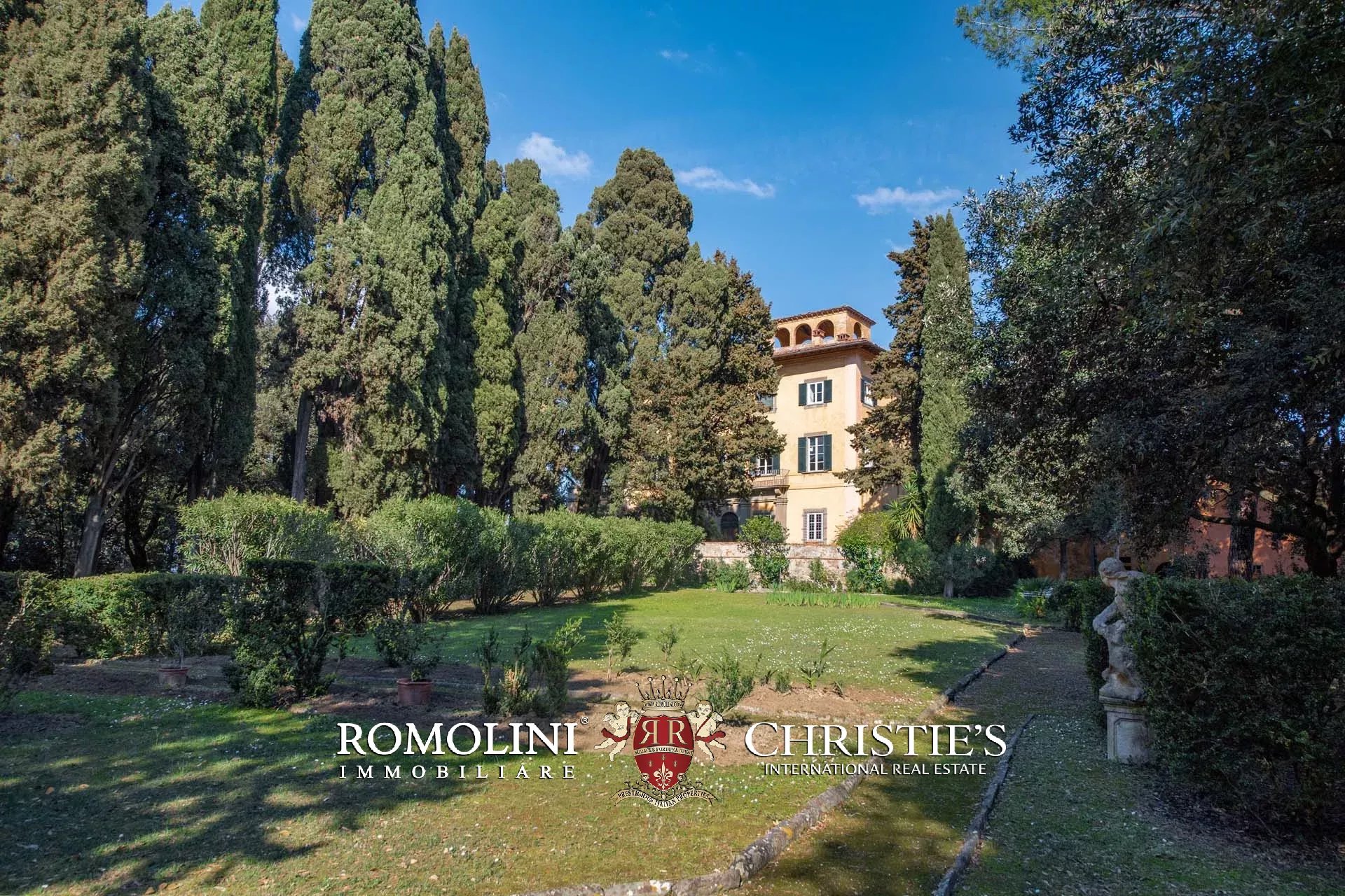 LUXURY PERIOD VILLA FOR SALE NEAR PISA, TUSCANY