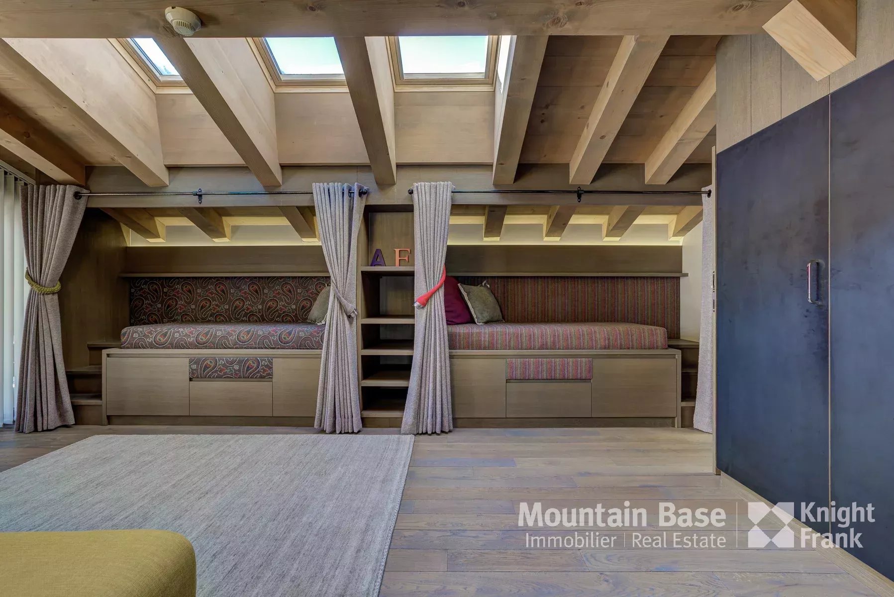 Photo of Beautifully designed, contemporary 4/5 bedroom chalet in a quiet area of Les Houches