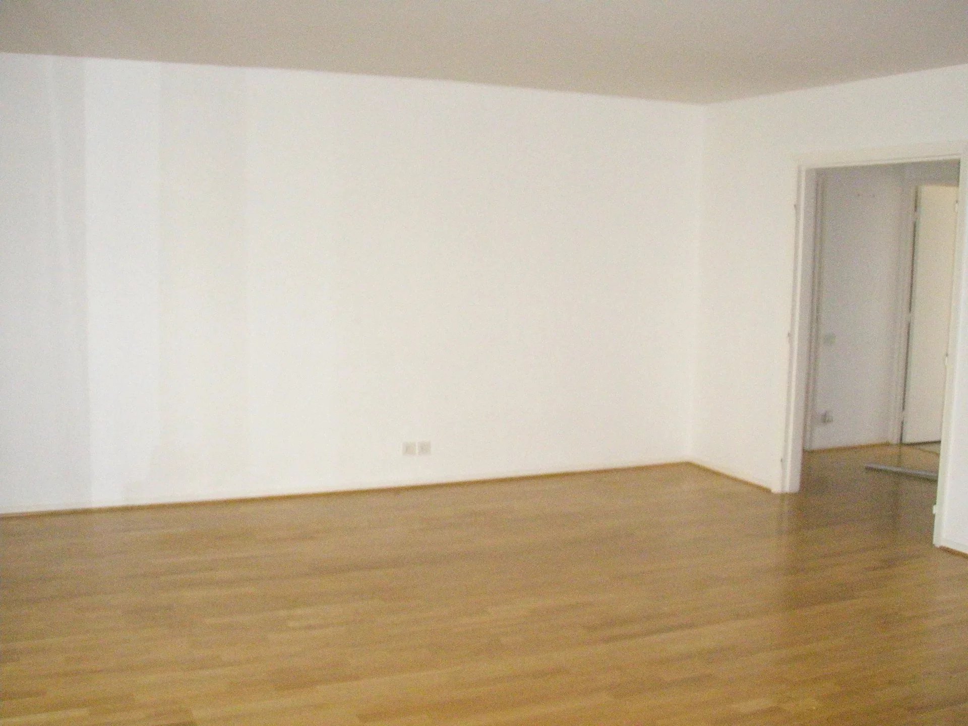 Puteaux : 10 mn de La Défense:  3 pièces 79 m², Balcons,  Ascenseur , Double Parking