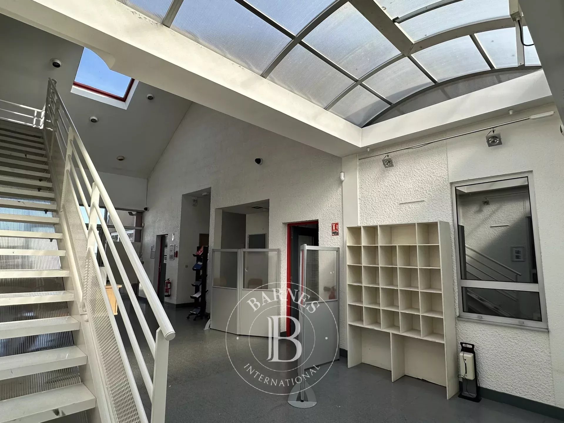 Local commercial Linas  -  ref 85163601 (picture 2)