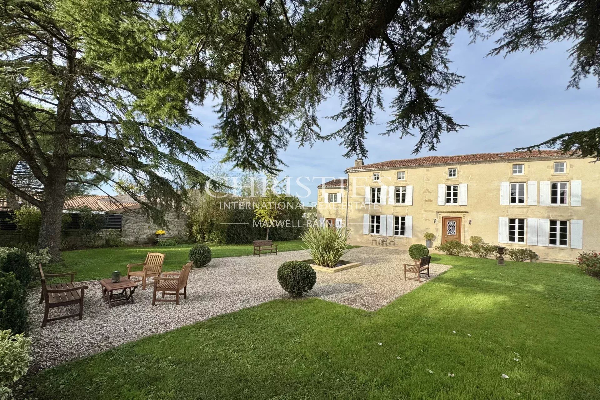6 Bedroom Villa/Townhouse's Image 39