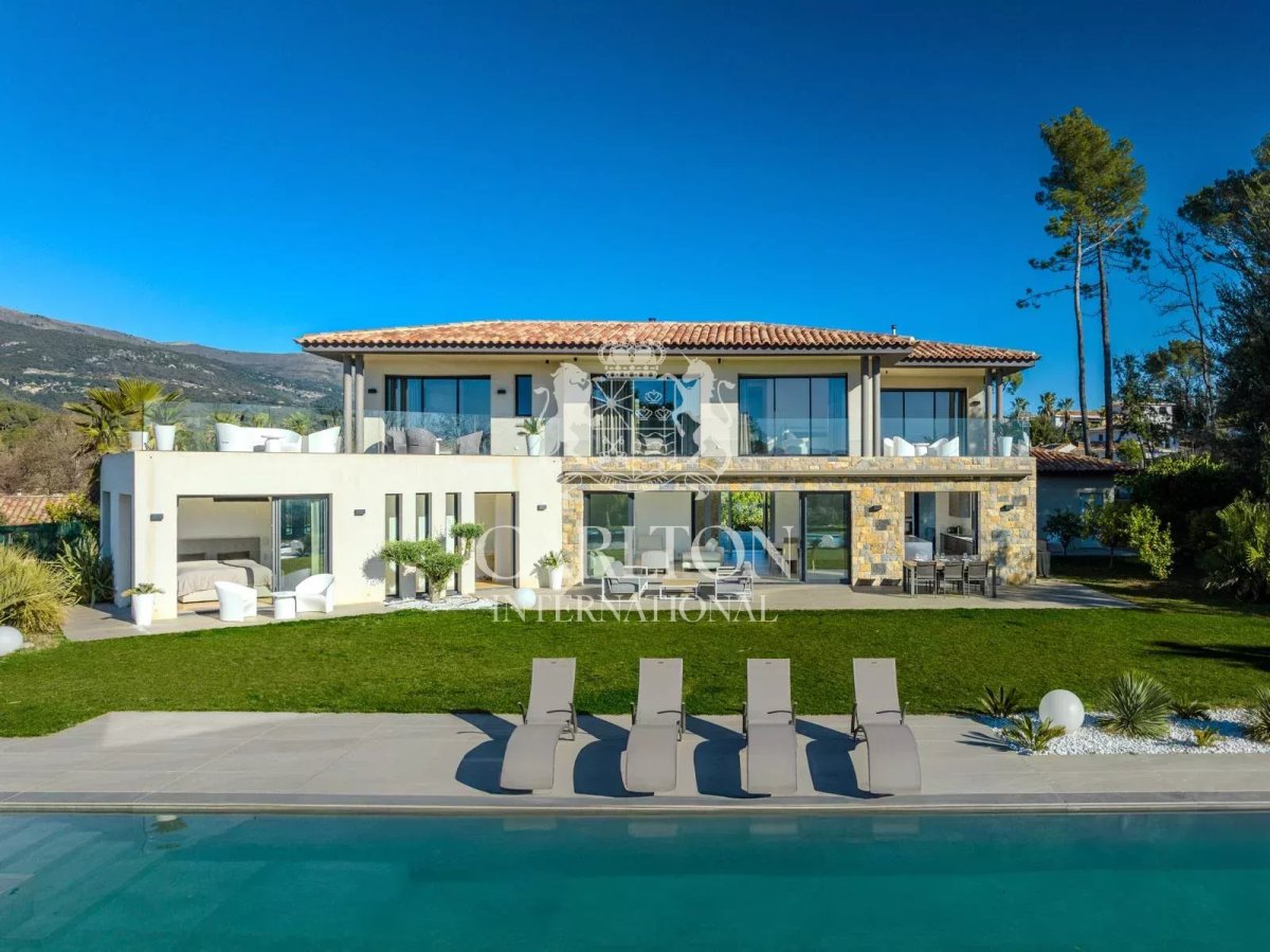 Roquefort-les-Pins – 5-Bedroom Villa with Independent Apartment
