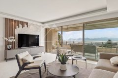 Superb apartment with panoramic sea view — photo 1 of 7