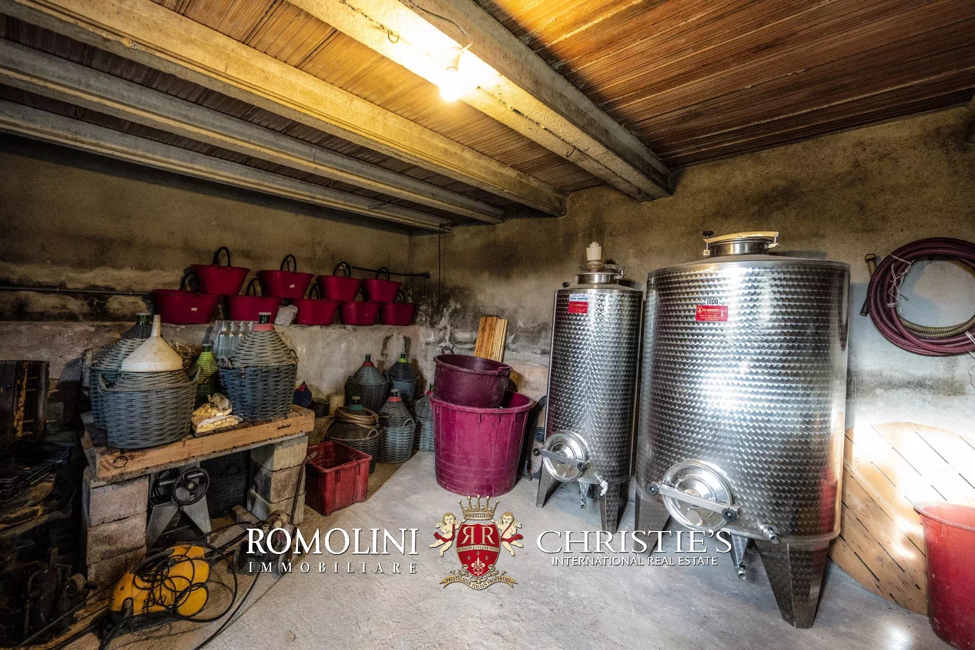 5 Bedroom Vineyard's Image 14