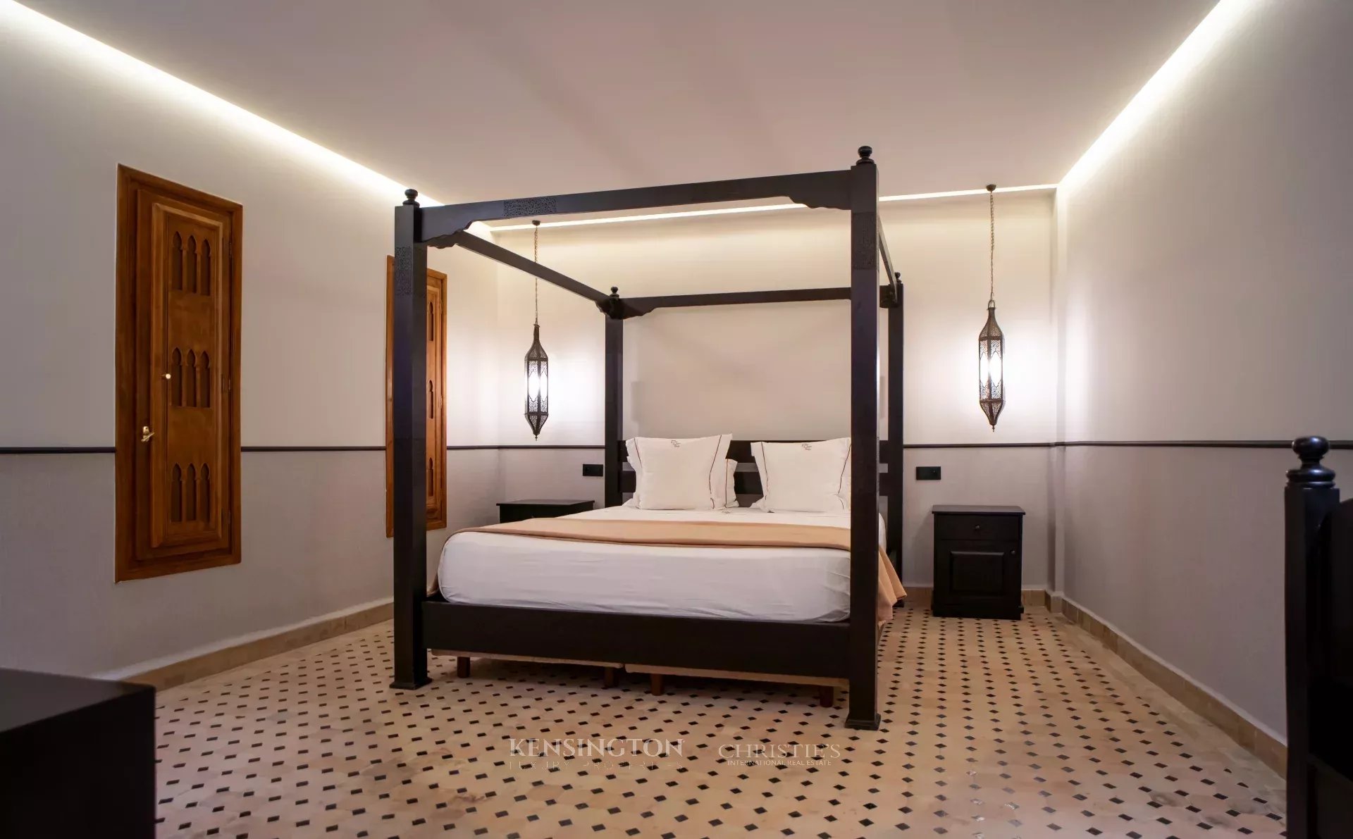 8 Bedroom Villa/Townhouse's Image 19