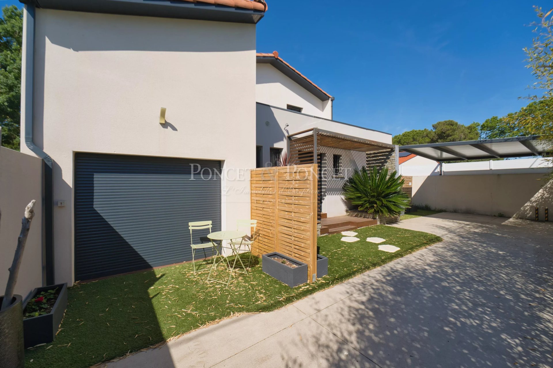 6 Bedroom Villa/Townhouse's Image 22
