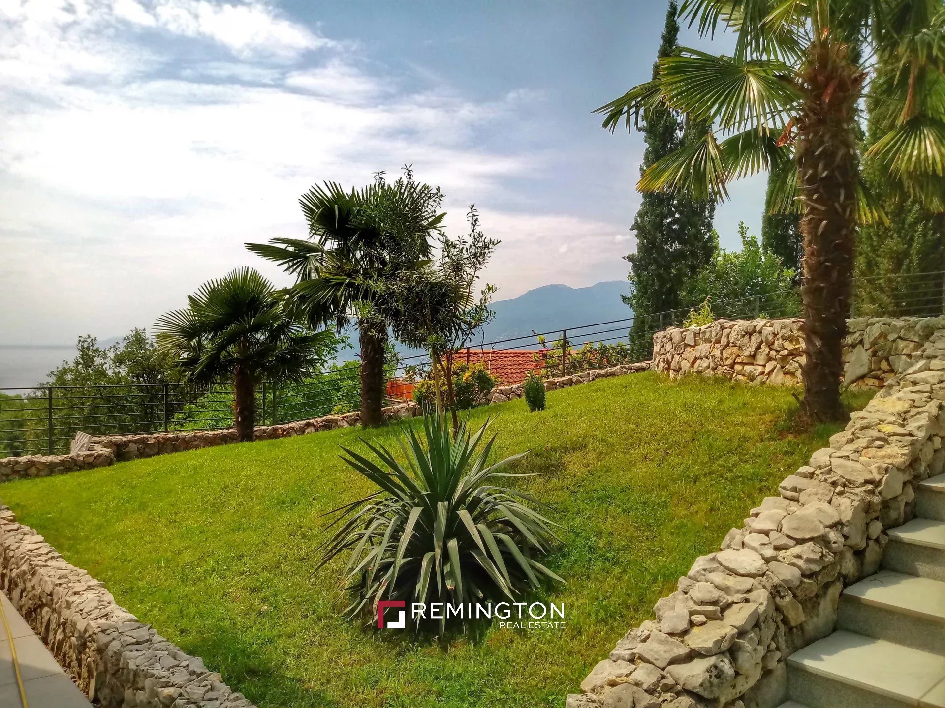6 Bedroom Villa/Townhouse's Image 26