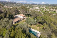 Charming Provençal property within walking distance of the village of La Colle-sur-Loup — photo 1 of 7