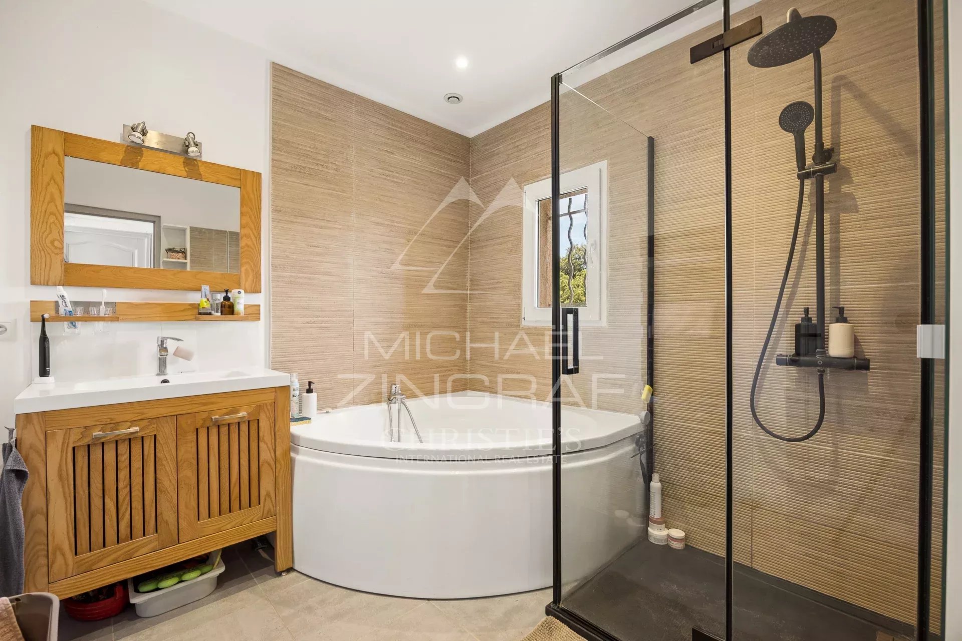 5 Bedroom Villa/Townhouse's Image 5