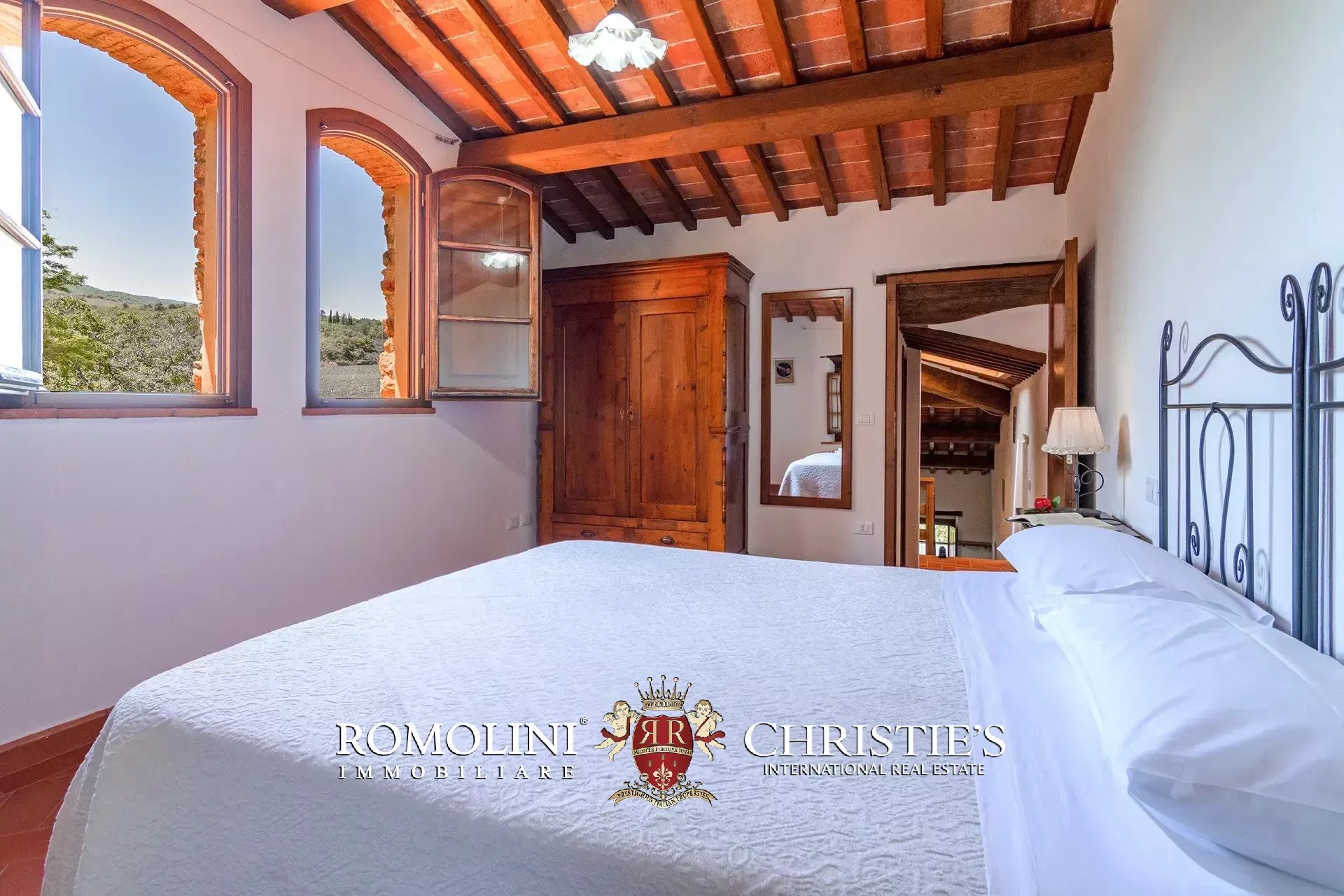 8 Bedroom Villa/Townhouse's Image 48
