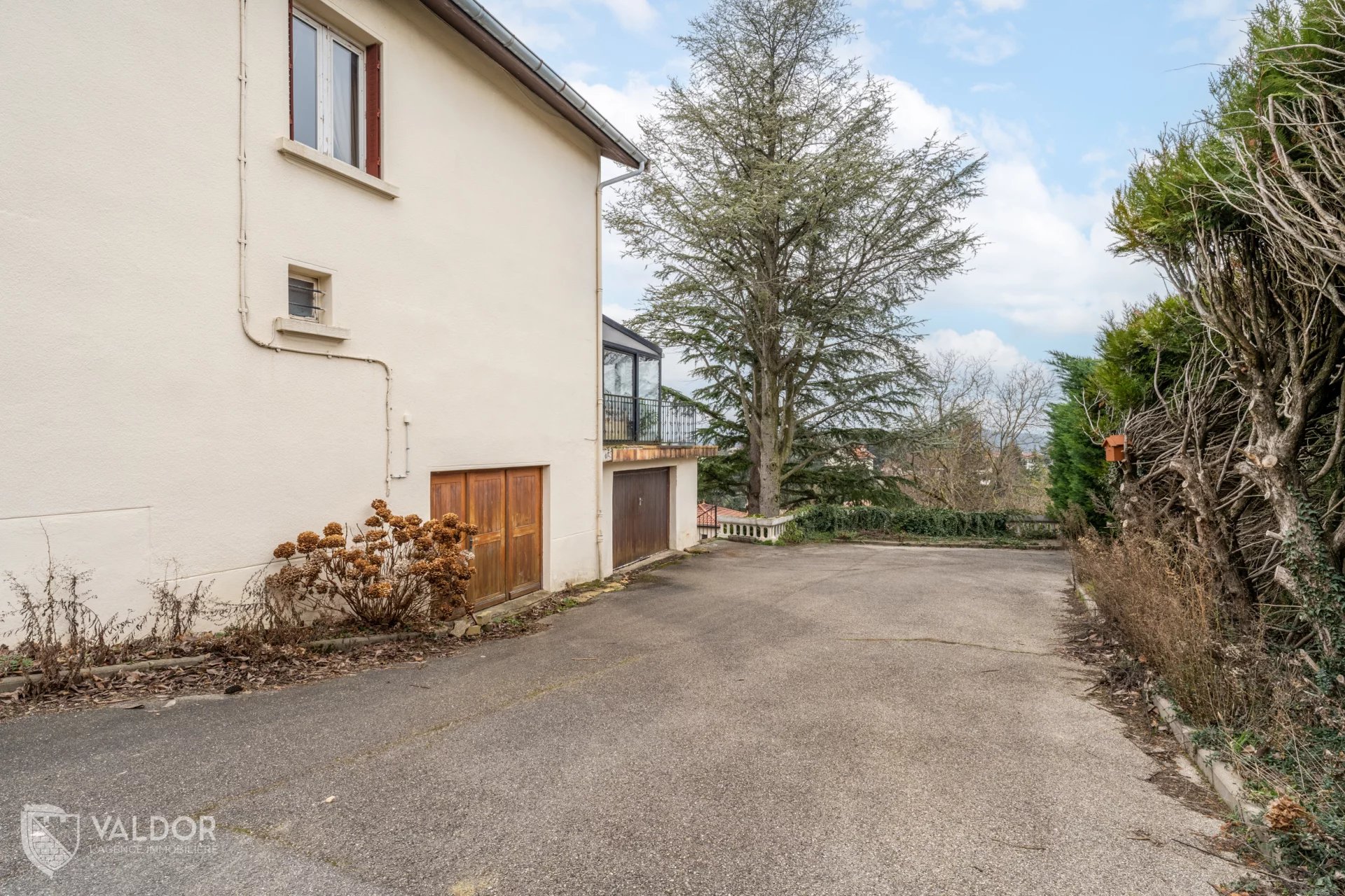 Maison d'environ 160 m² à rénover avec sous-sol