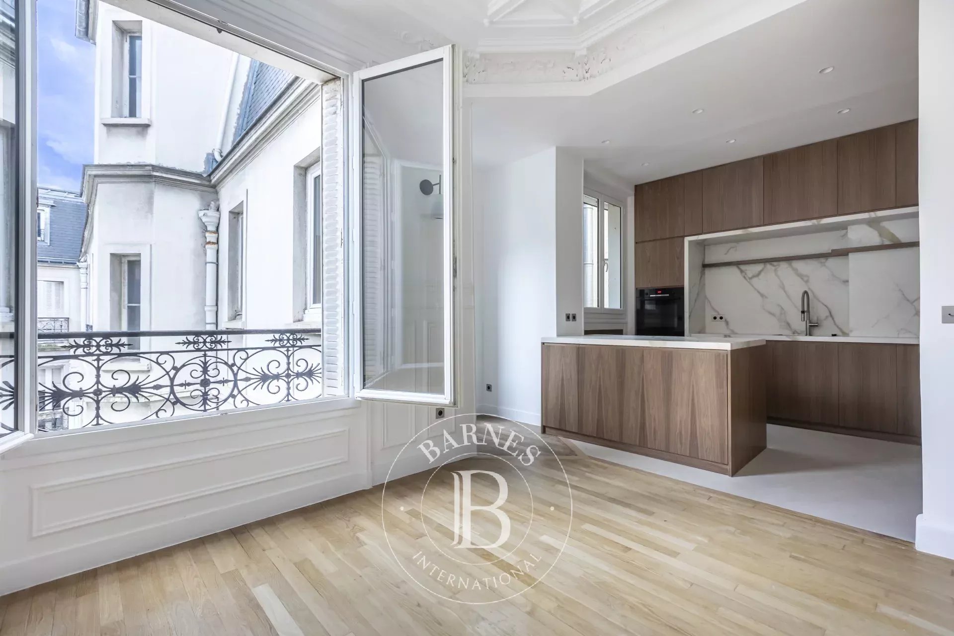 ARC DE TRIOMPHE - 2 BEDROOMS - 5TH FLOOR - IMMACULATE CONDITION - picture 24