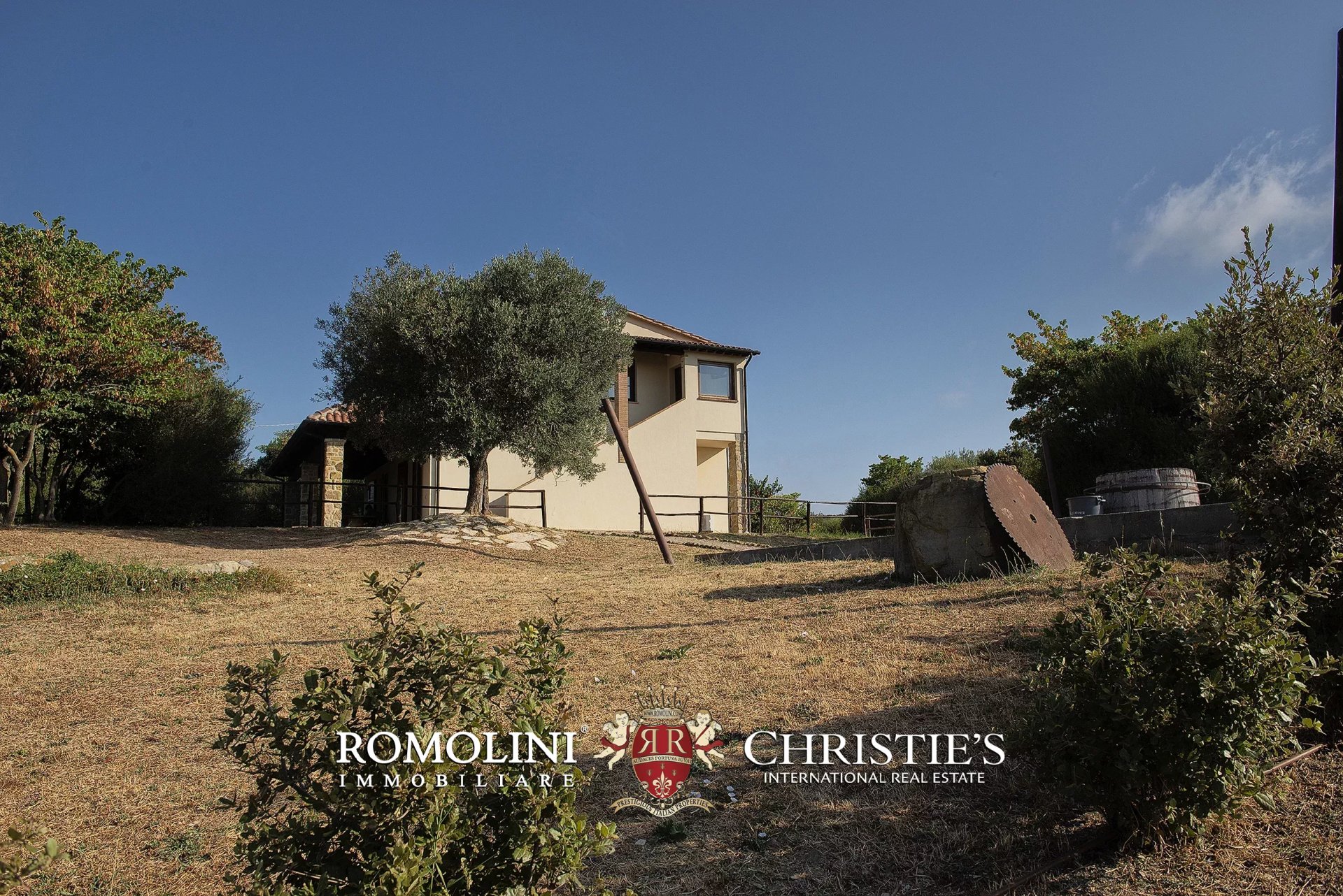4 Bedroom Vineyard's Image 4