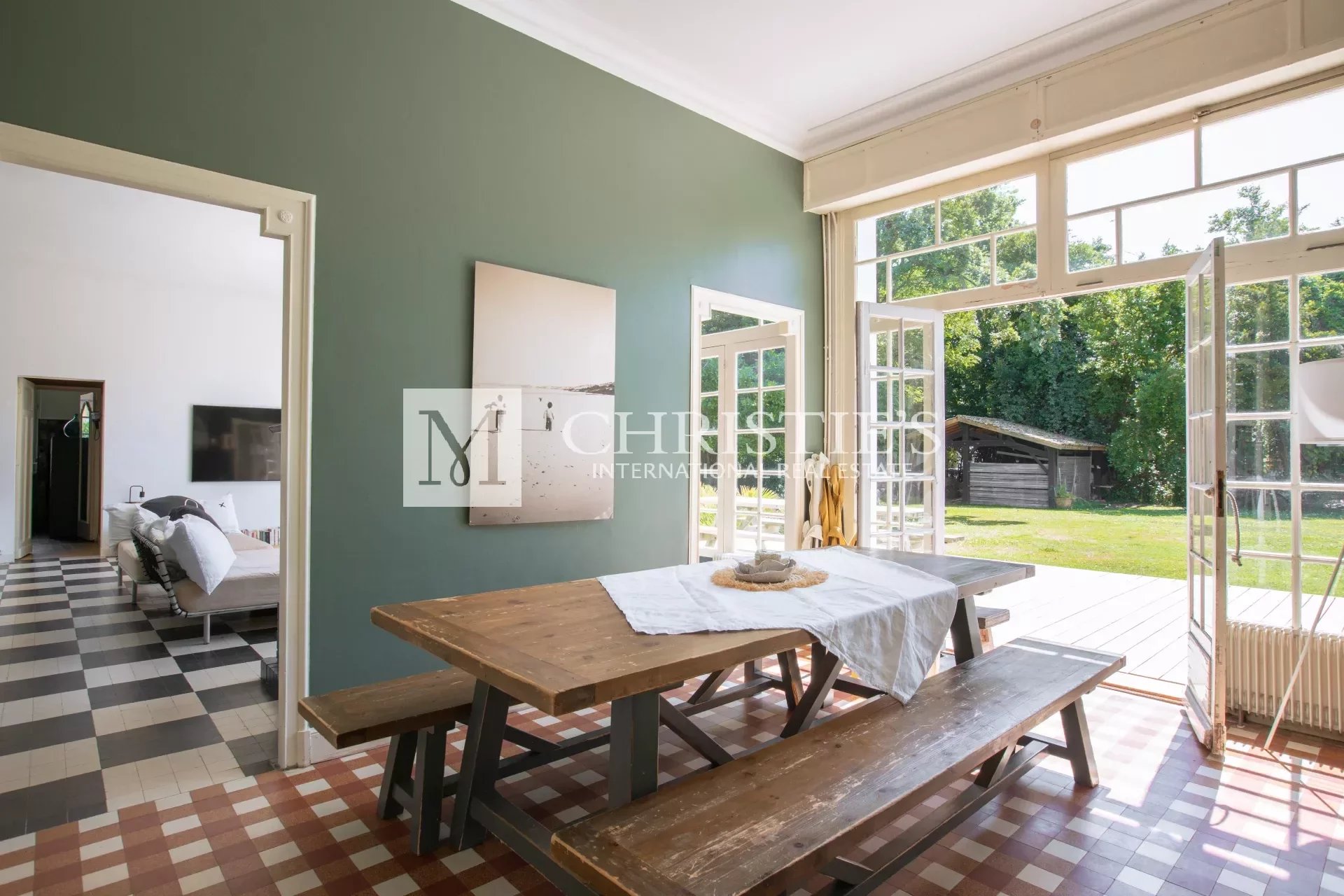 5 Bedroom Villa/Townhouse's Image 3