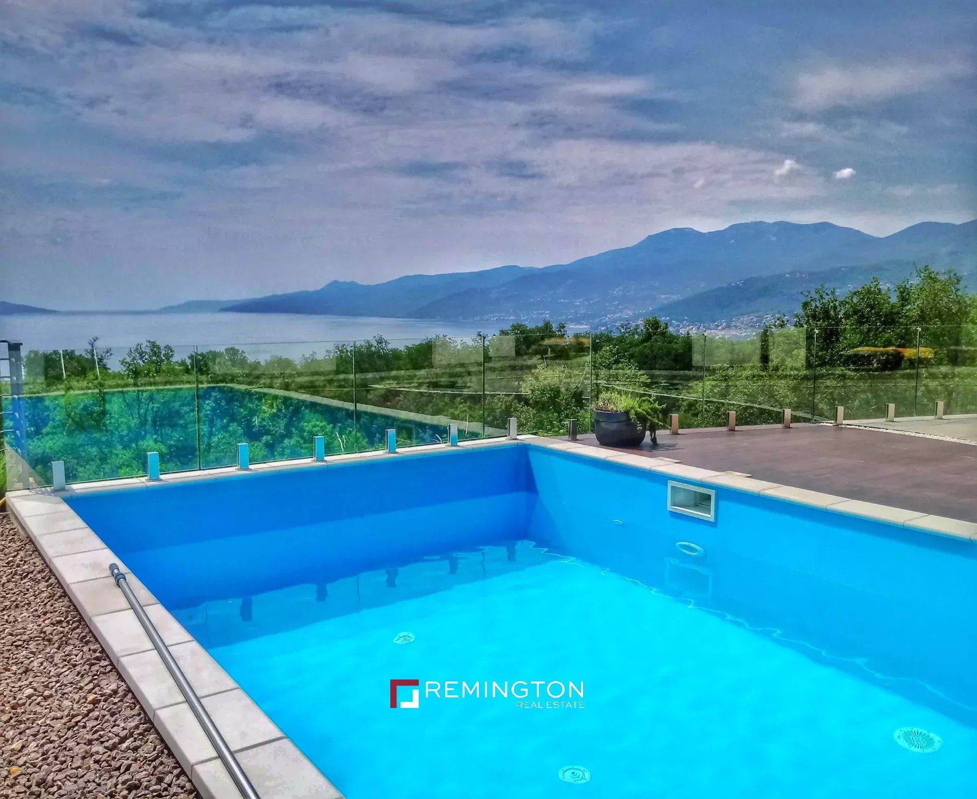 6 Bedroom Villa/Townhouse's Image 27
