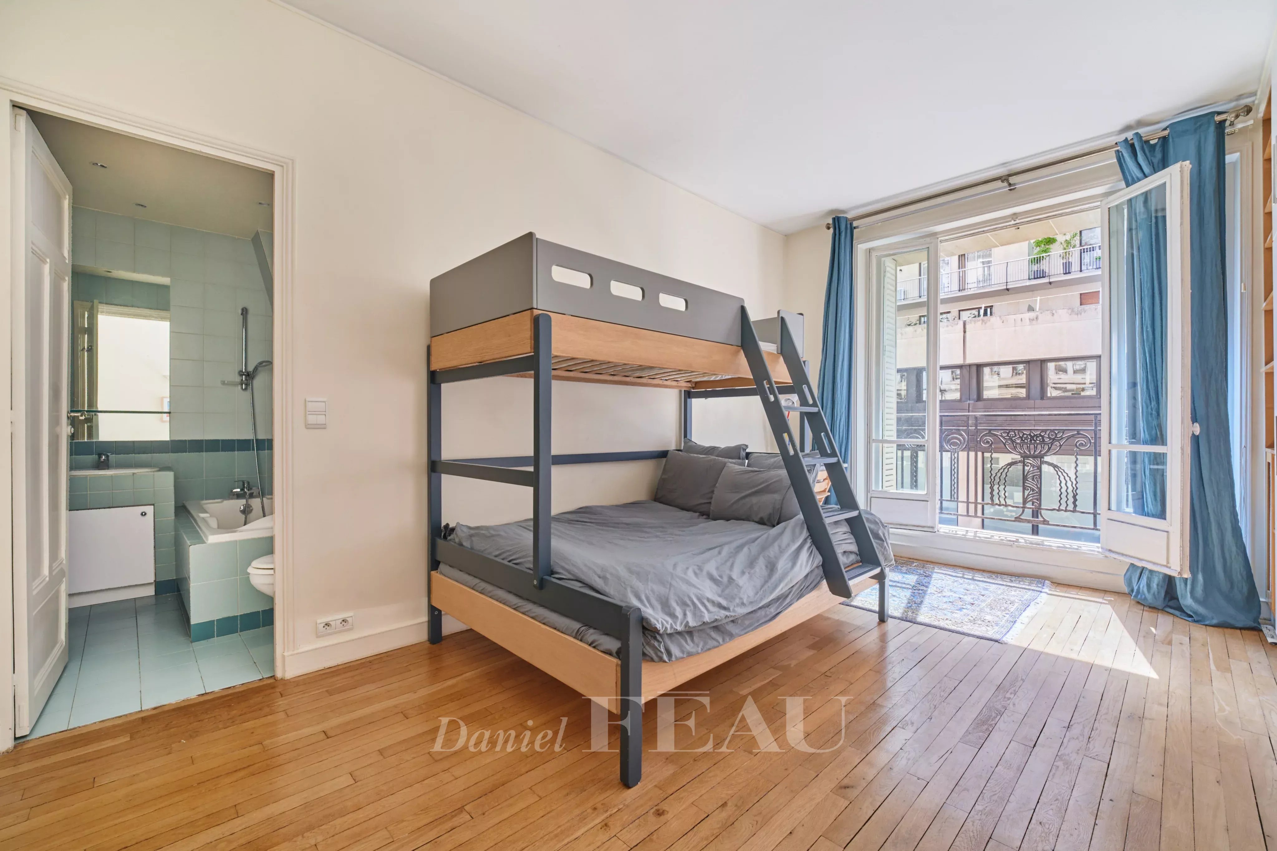 Sale Apartment Paris 7th