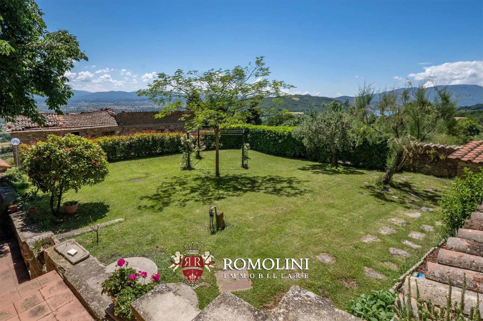 4 Bedroom Villa/Townhouse's Image 8