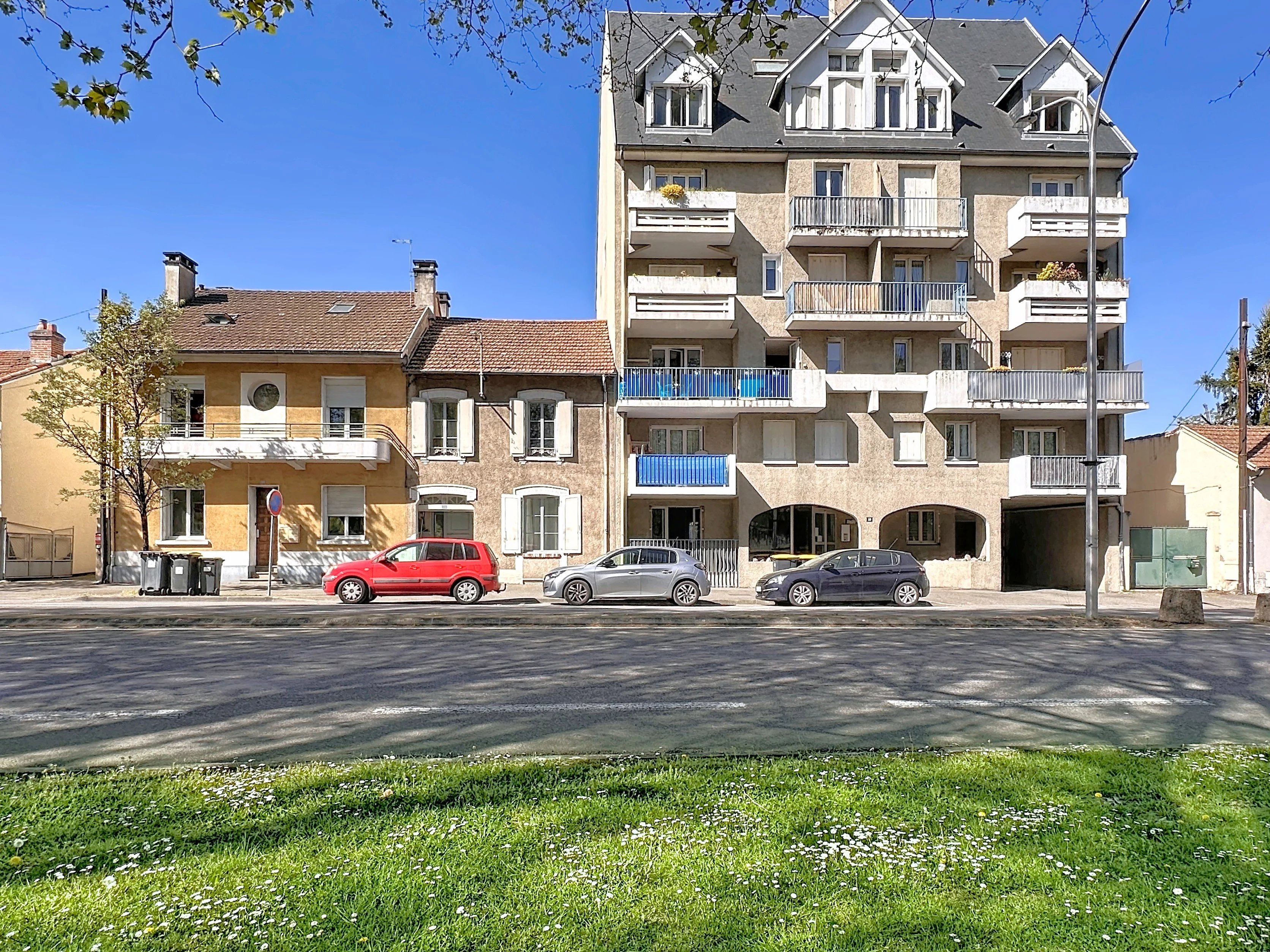 Twee-kamerappartement met eigen parkeerplaats
