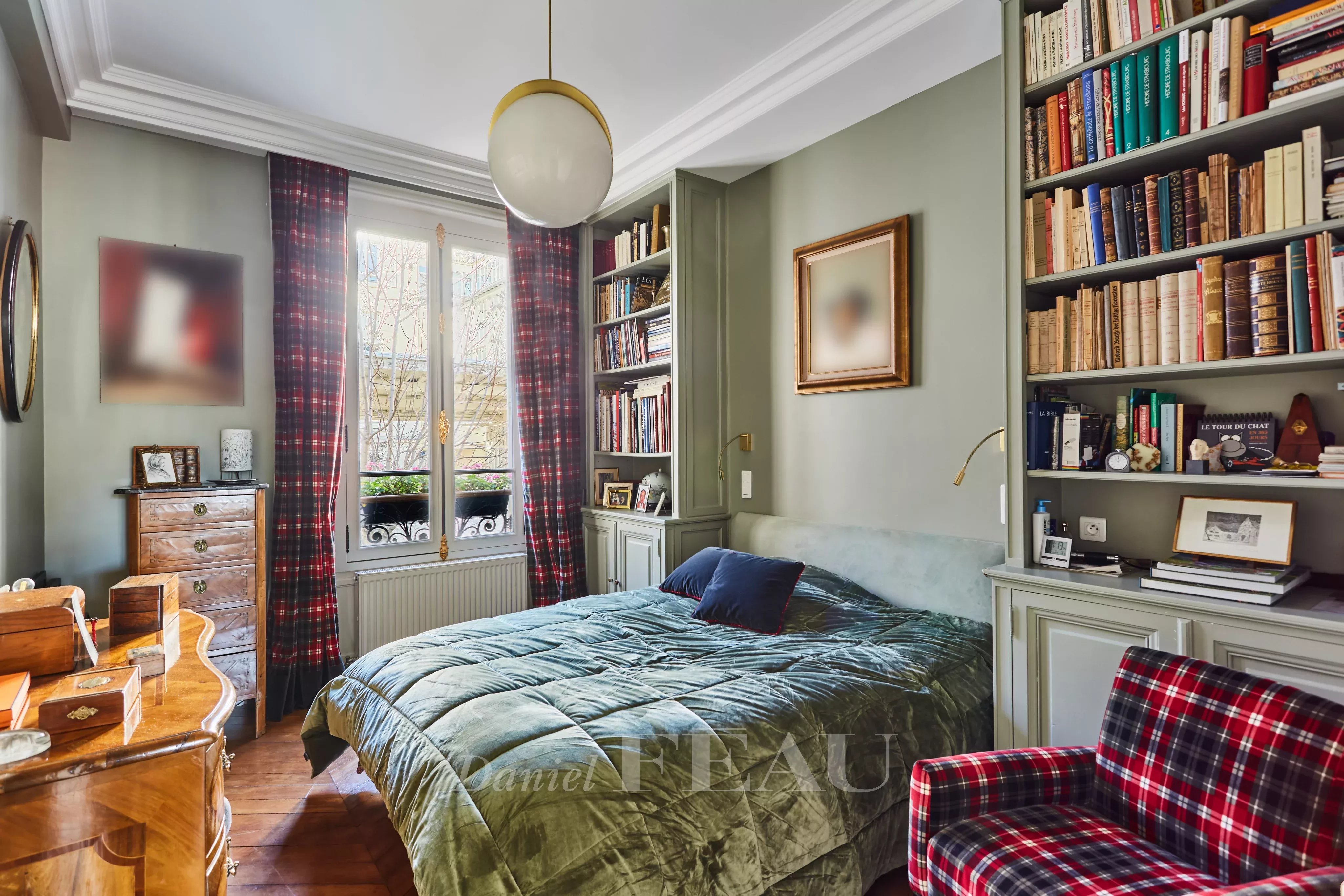 Sale Apartment Paris 16th