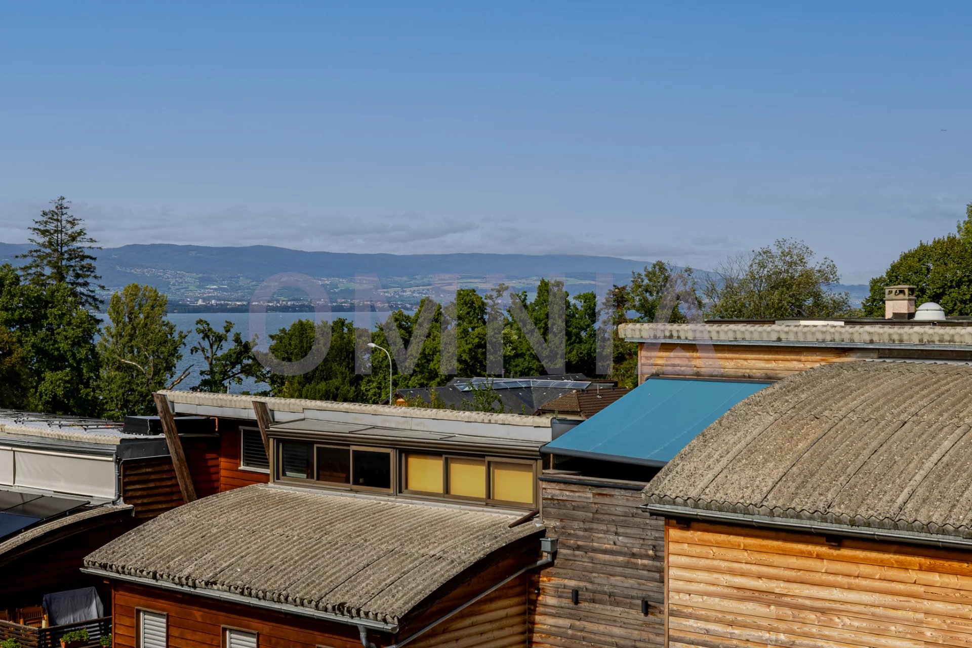 Villa moderne de 270 m2 à quelques pas du Lac !