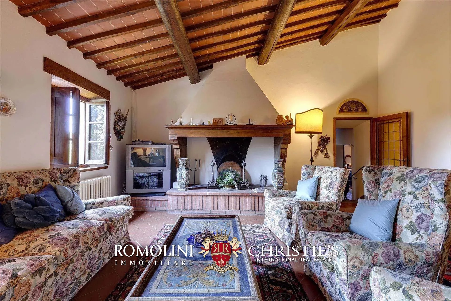 9 Bedroom Vineyard's Image 22