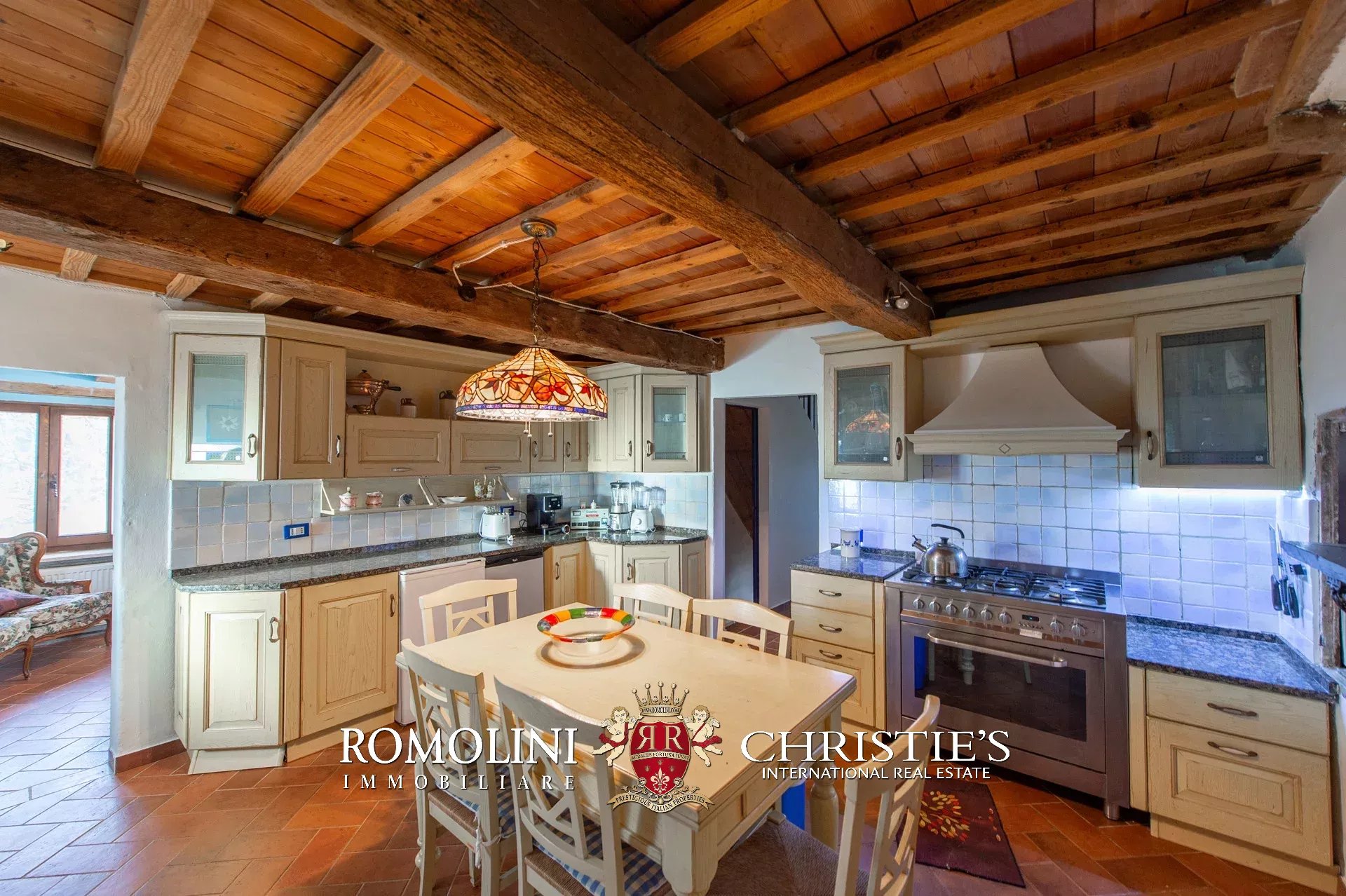 6 Bedroom Villa/Townhouse's Image 8