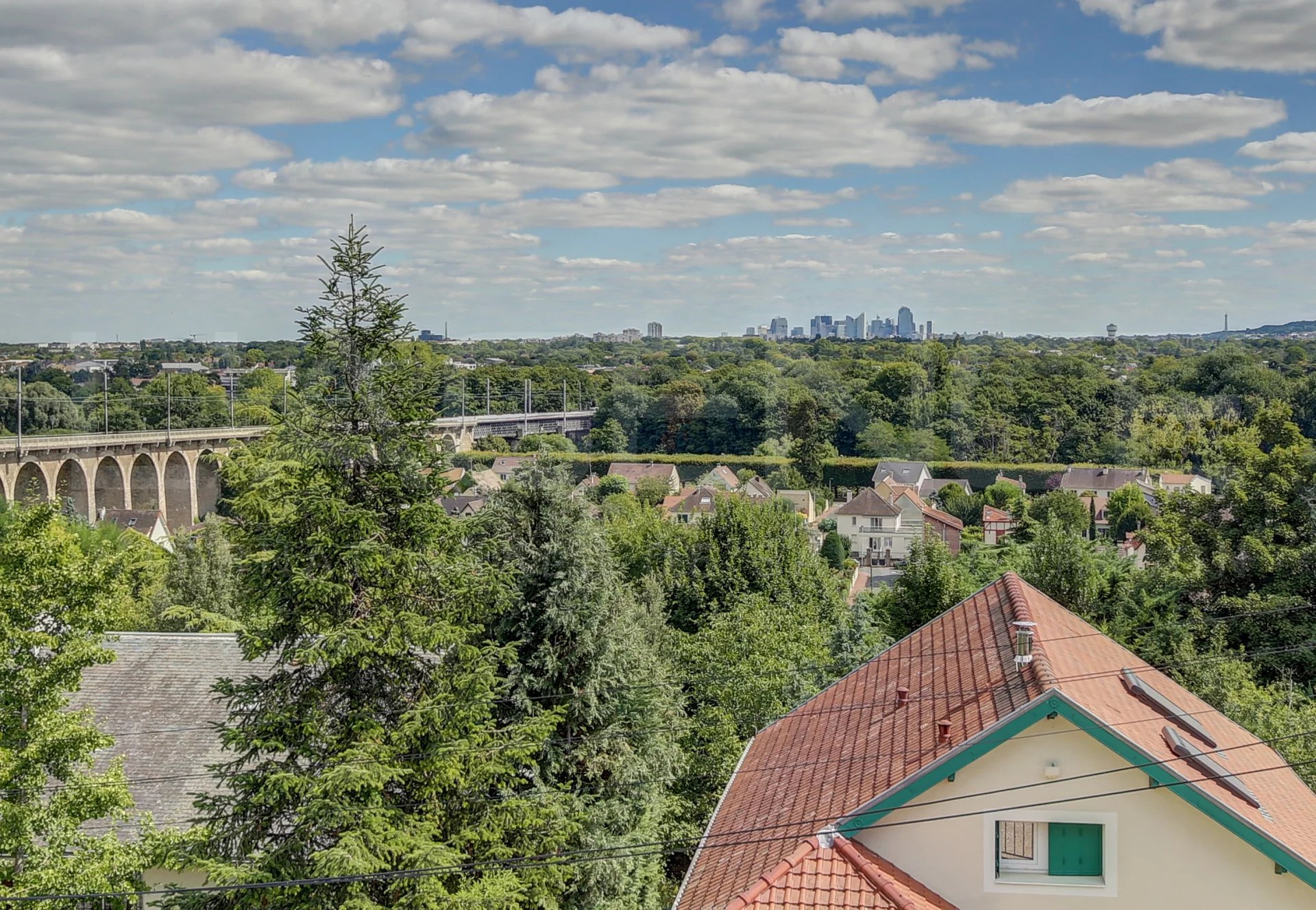 Agence immobilière de PARIS - LONDON - PAROS