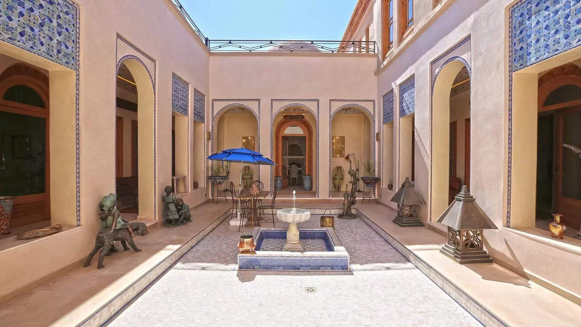 10 Bedroom Villa/Townhouse's Image 9