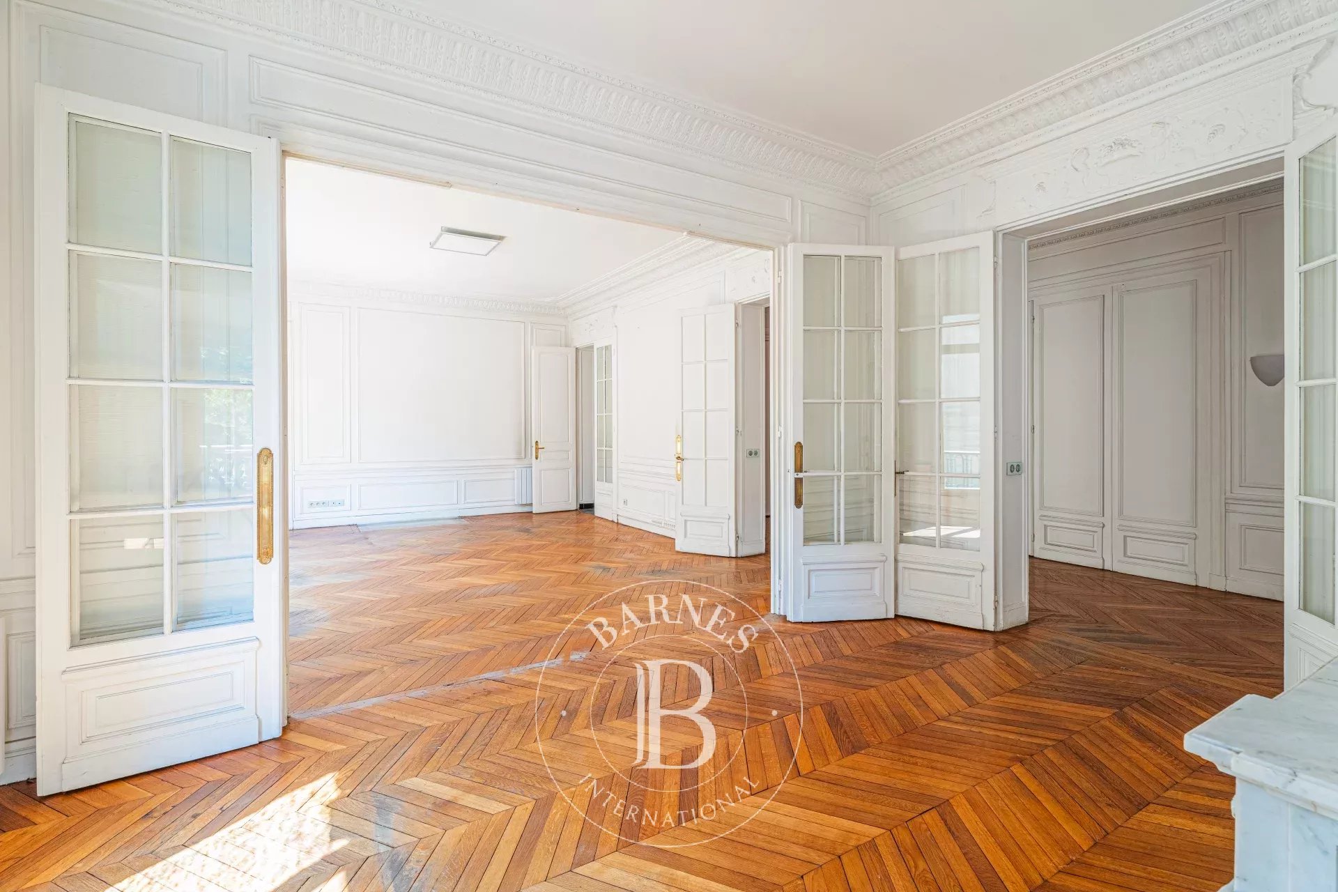 Paris 17 - Etoile / Saint Ferdinand - Appartement au 2è étage avec vue dégagée - 4 ou 5 chambres - picture 5