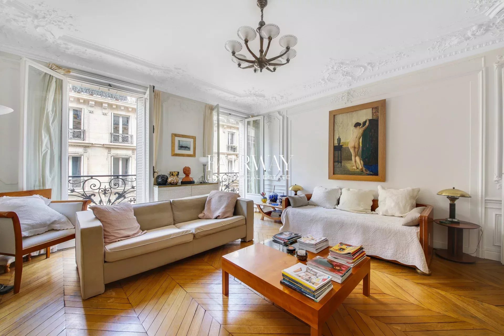 Appartement familial de standing de 6 pièces et 165m² avec double réception près du Parc Monceau, 17ème arrondissement de Paris