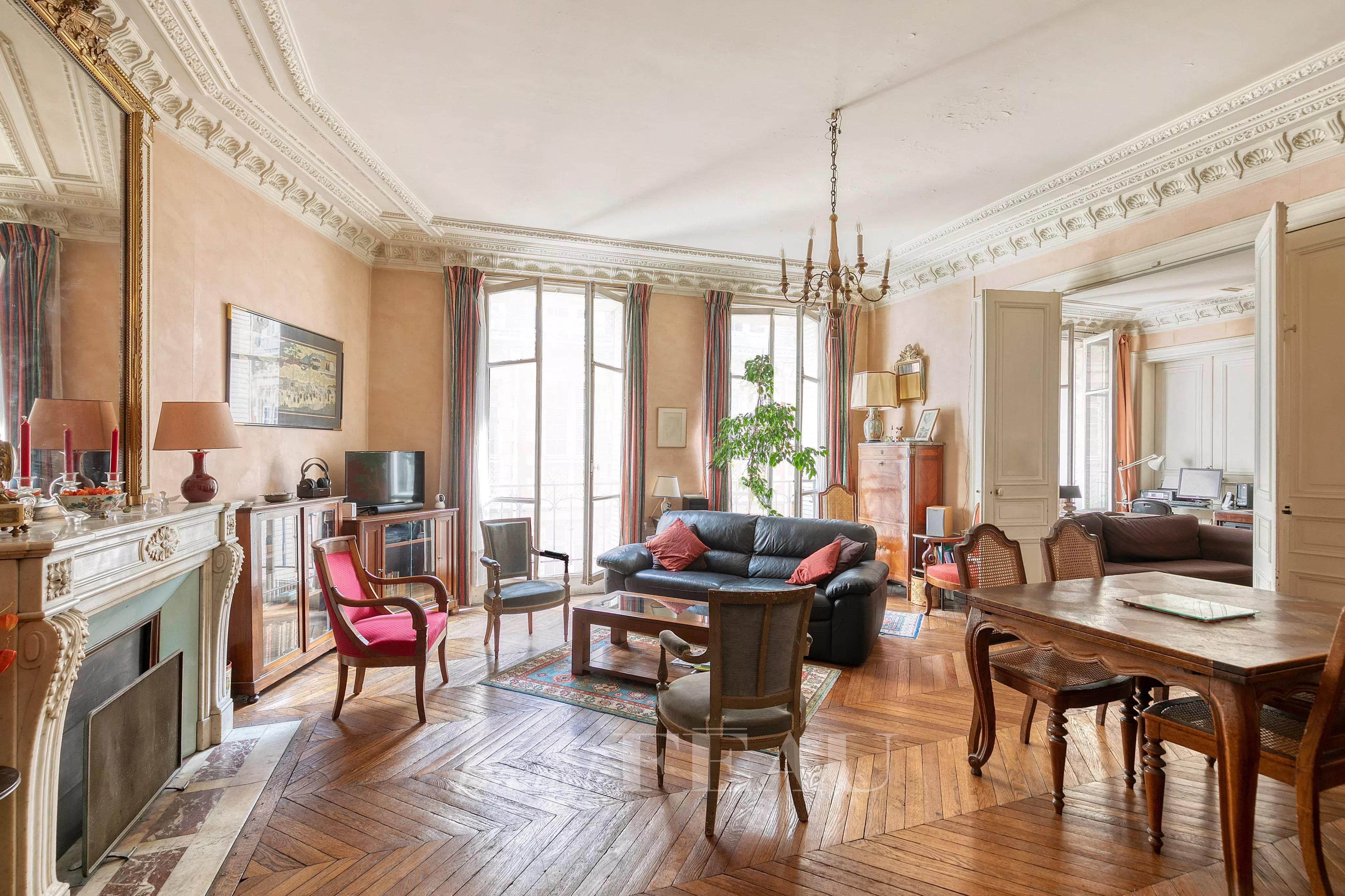 Paris 6th District – A bright 3-bed apartment