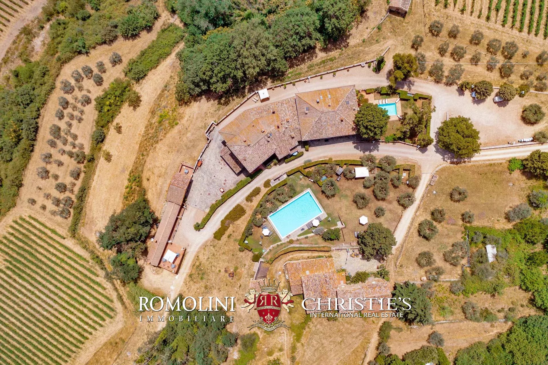 21 Bedroom Vineyard's Image 12