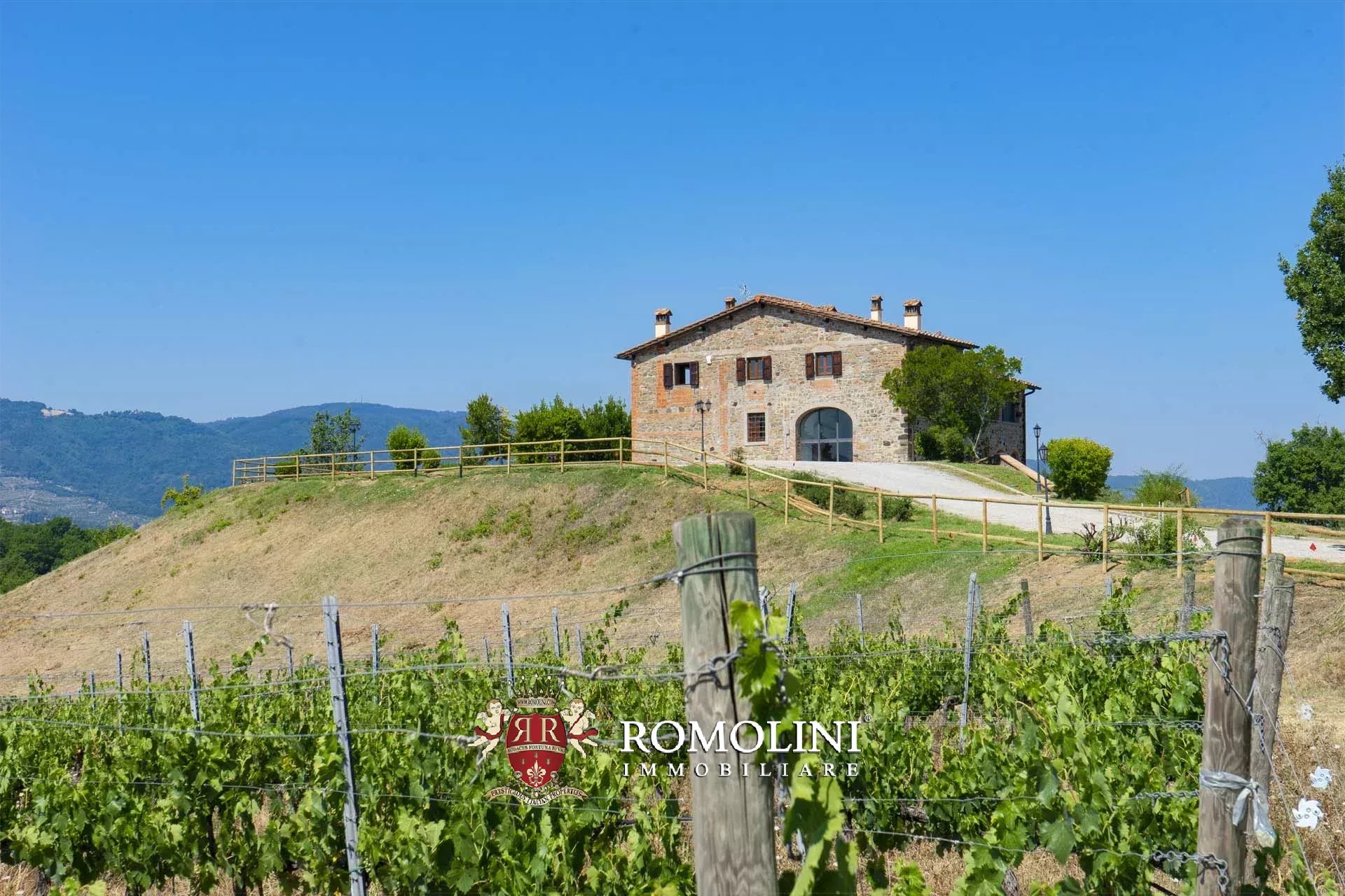 4 Bedroom Vineyard's Image 10