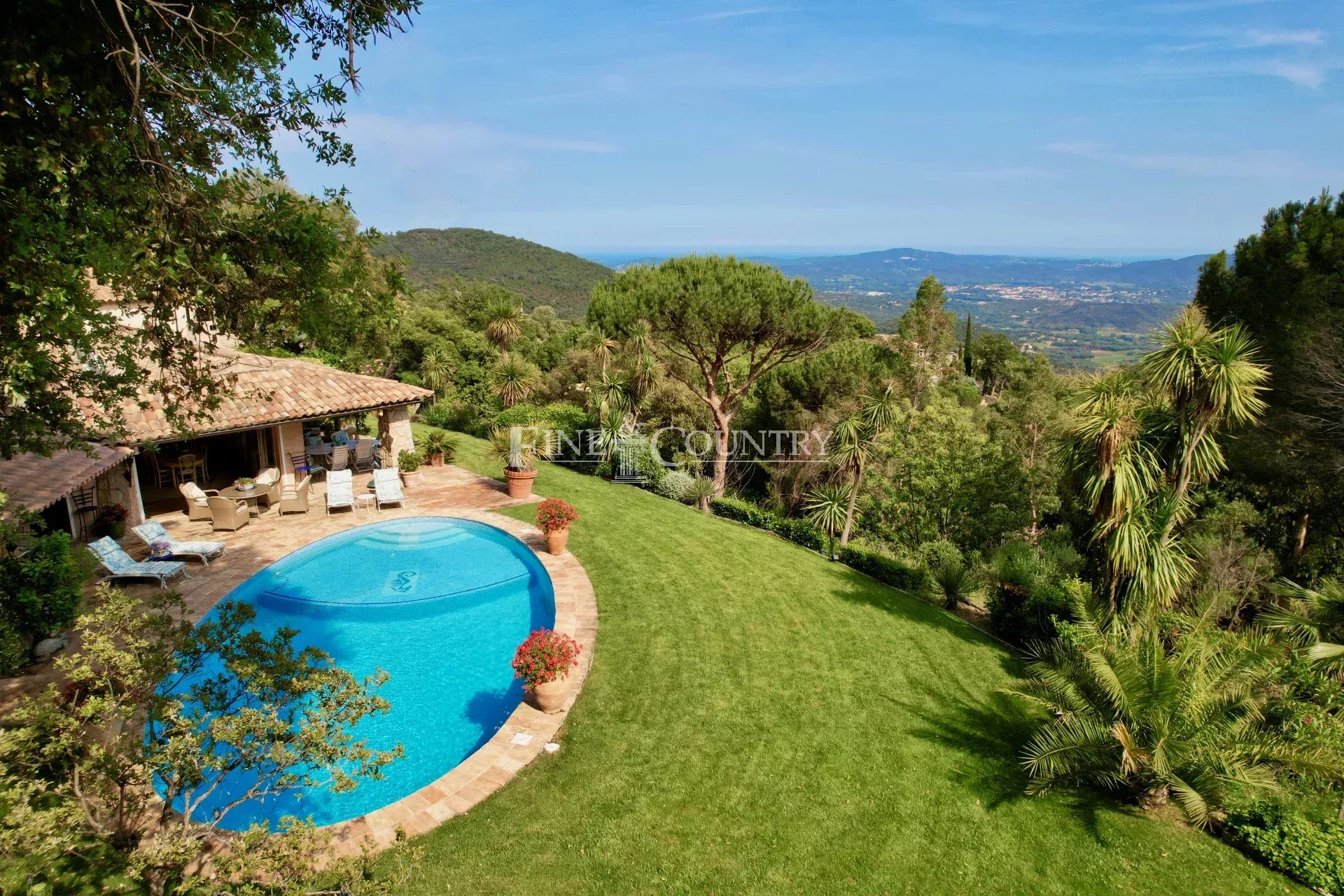 Photo of Villa for sale in La Garde Freinet with panoramic views