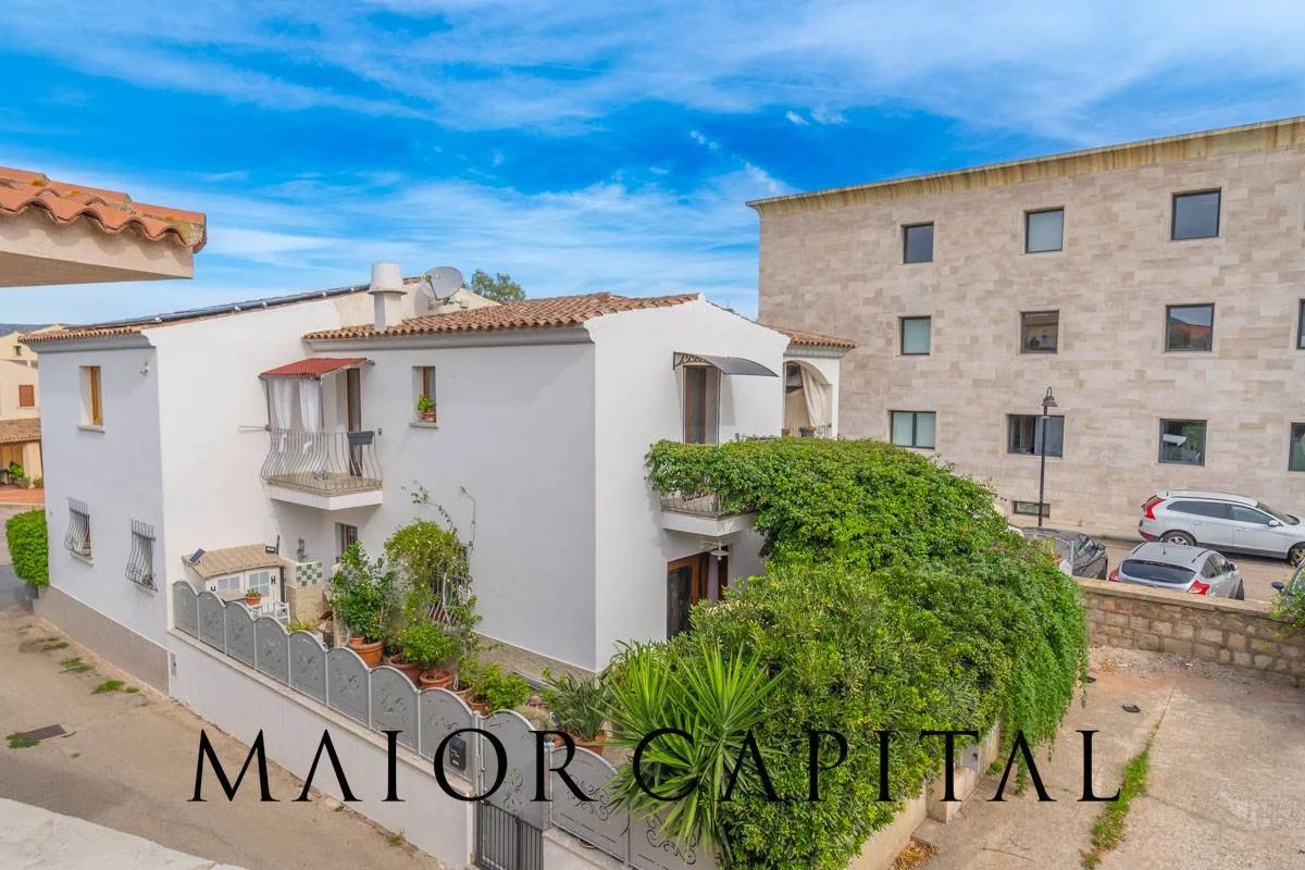 San Teodoro | Villa bifamiliare in posizione centrale