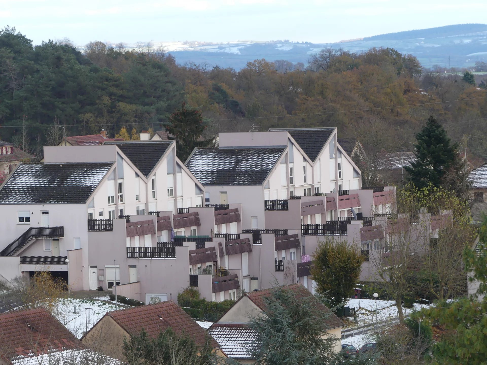 LE CREUSOT - PROCHE QUARTIER CROIX MENEE