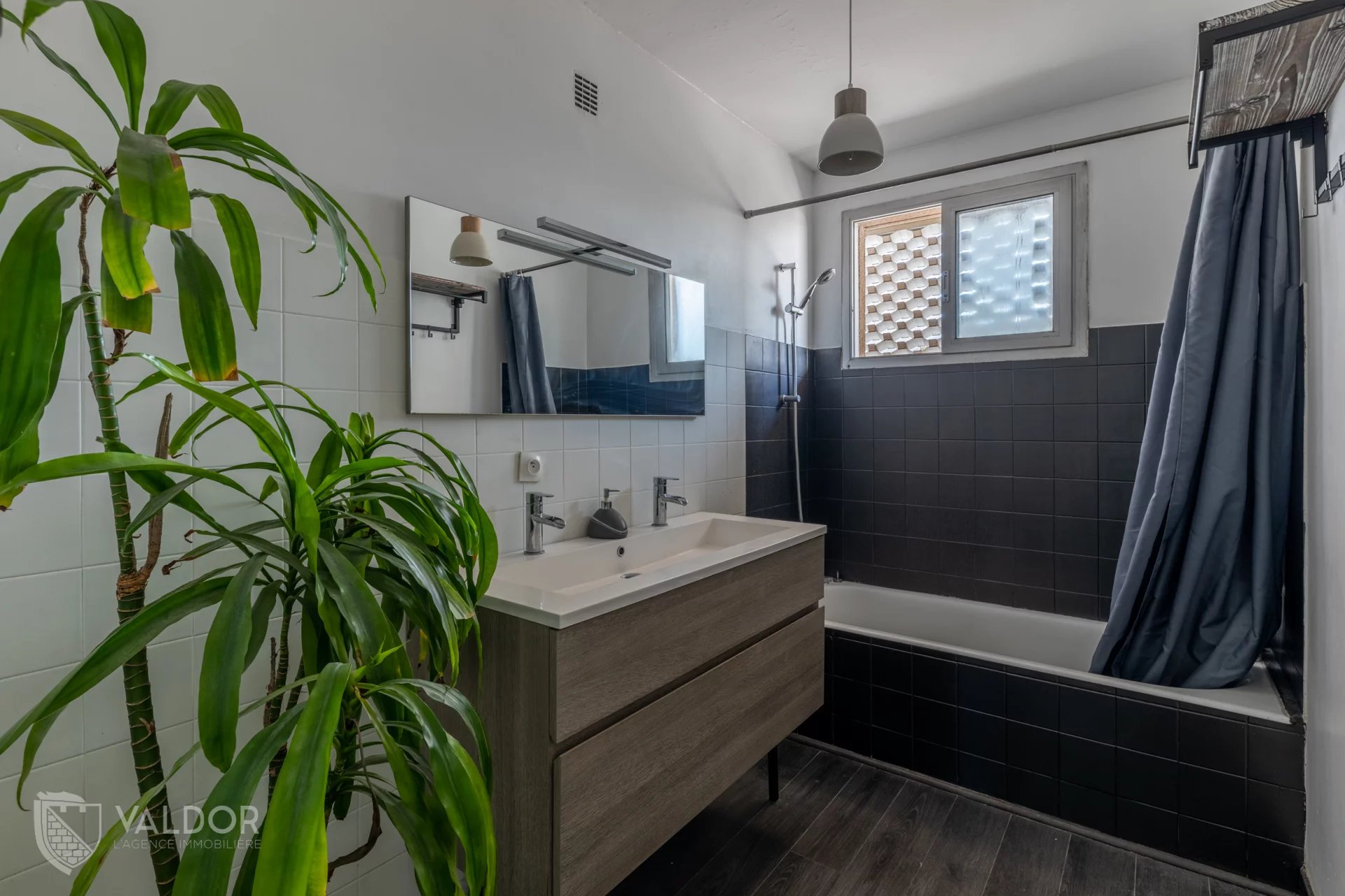 Appartement T4 de 103 m² avec Balcon, Garage et Cave