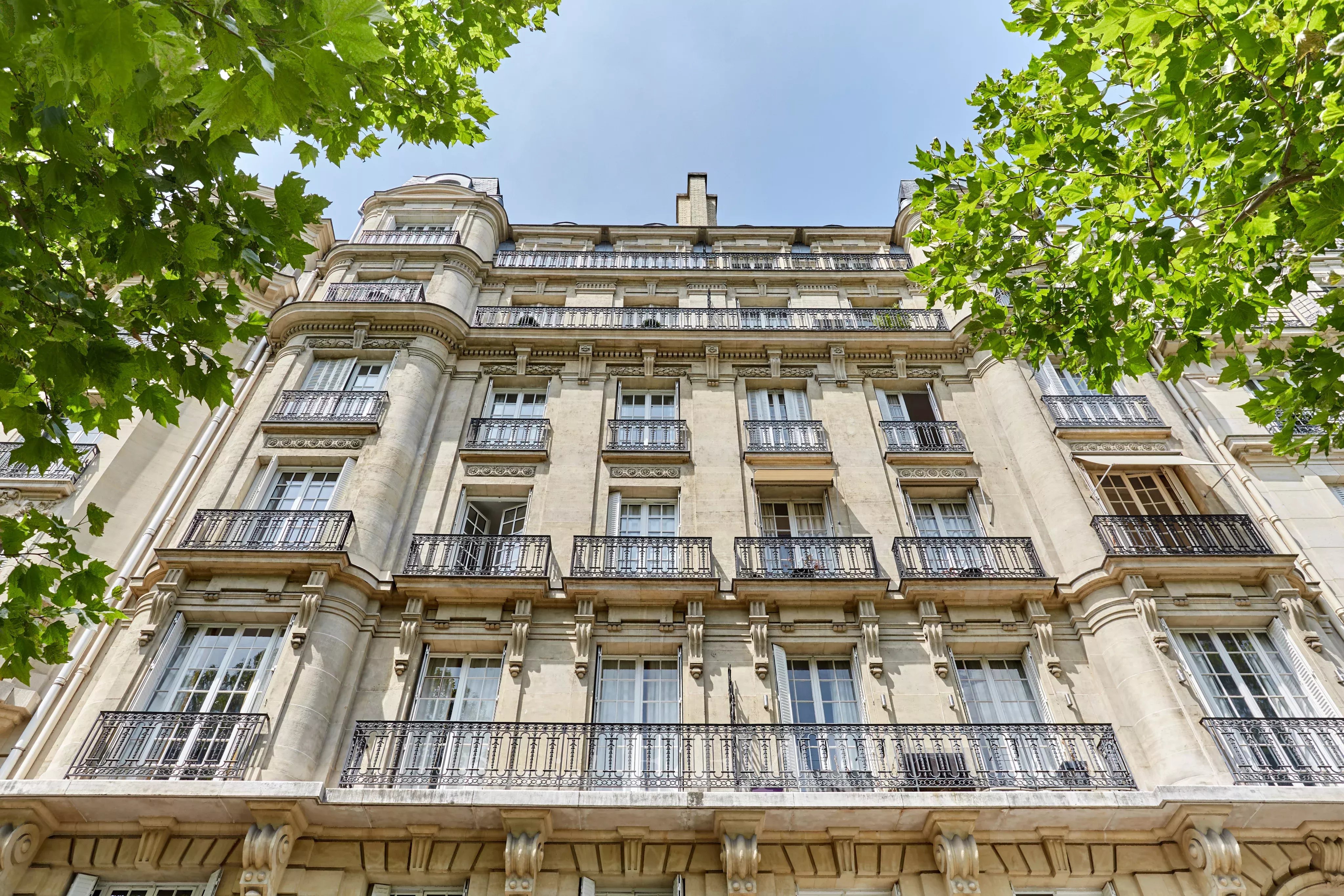 Sale Apartment Paris 16th