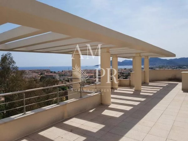 Seaview Family Estate in Cannes | Croix des Gardes Luxury Villa — photo 4